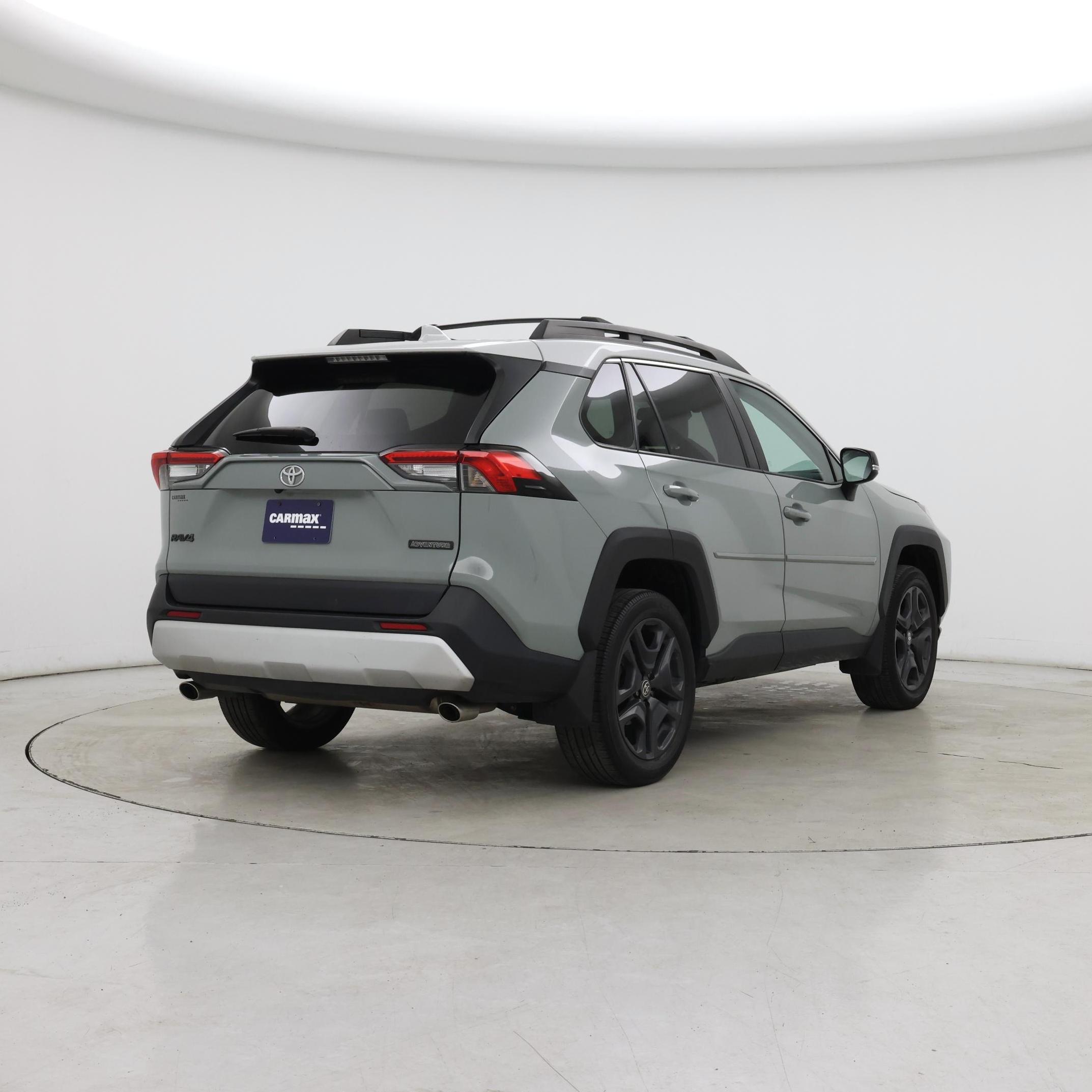 Thumbnail: 2022 Toyota RAV4 - 8