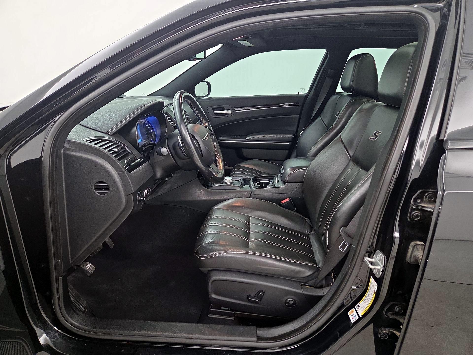 Thumbnail: 2019 Chrysler 300 - 11