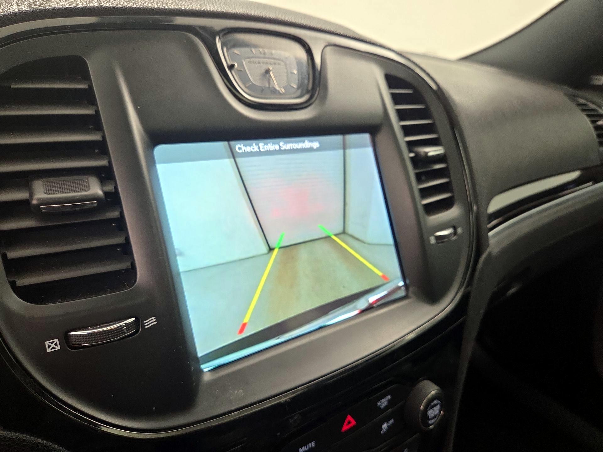 Thumbnail: 2019 Chrysler 300 - 14