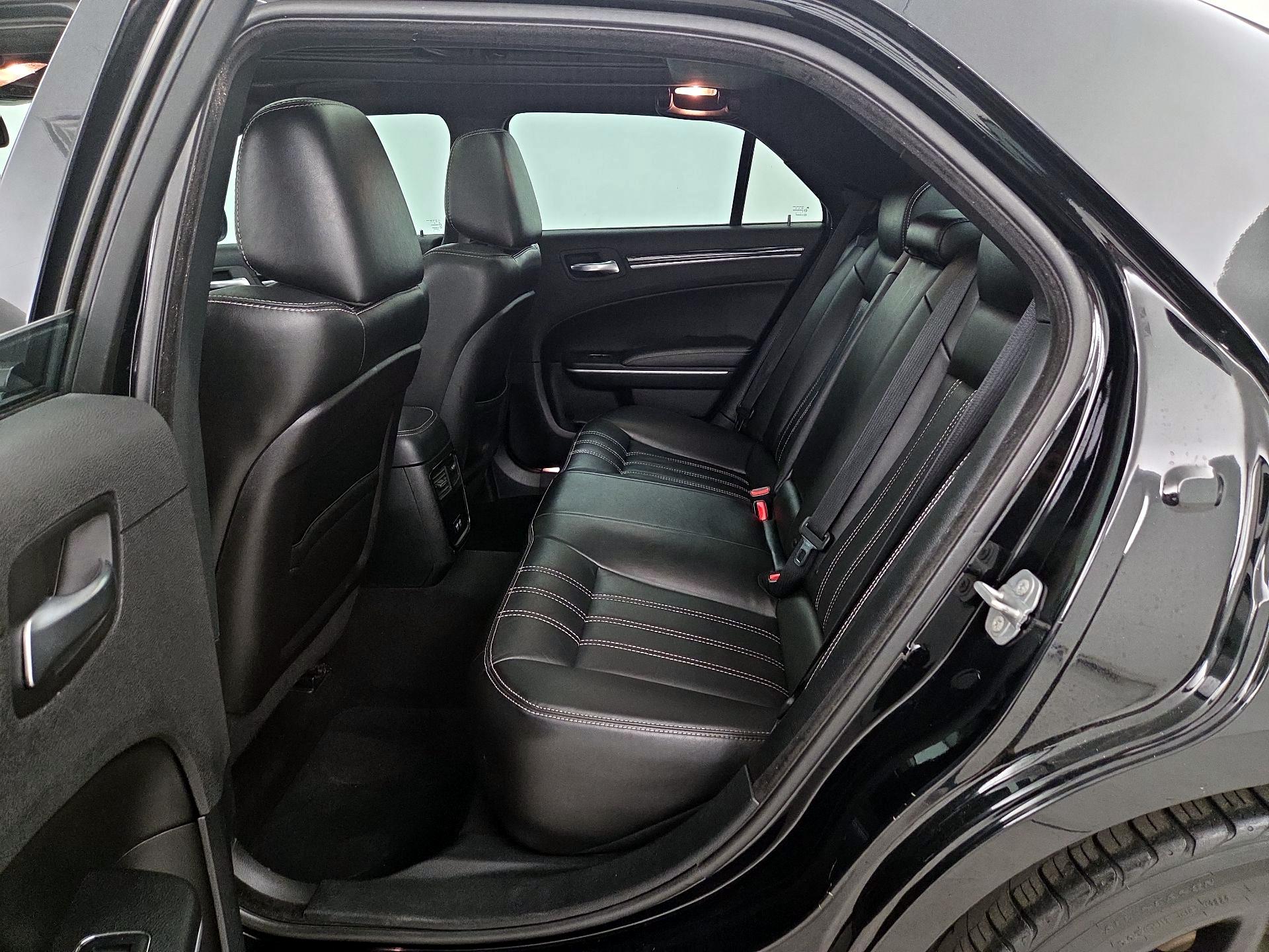 Thumbnail: 2019 Chrysler 300 - 20