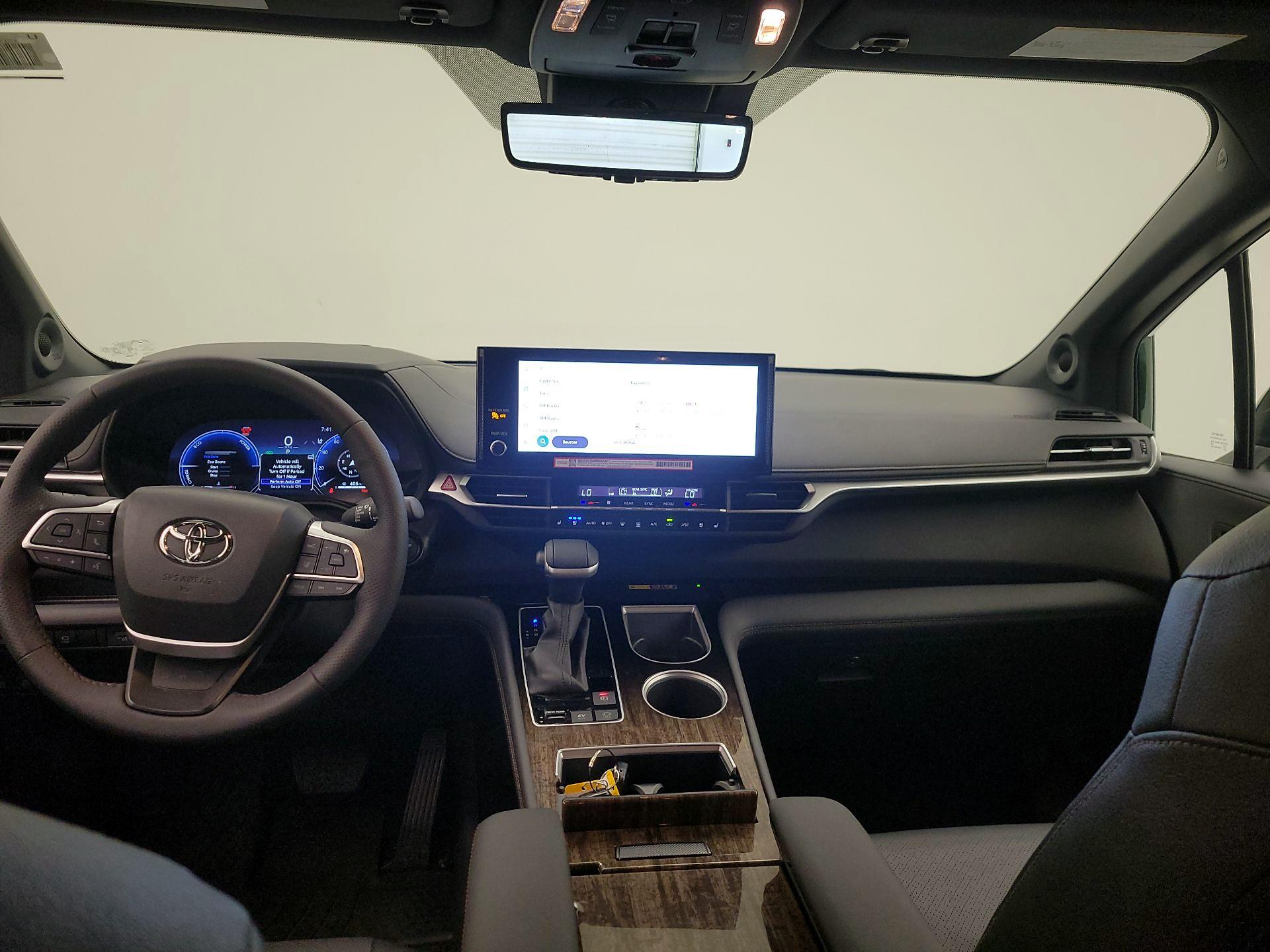 Thumbnail: 2025 Toyota Sienna - 9