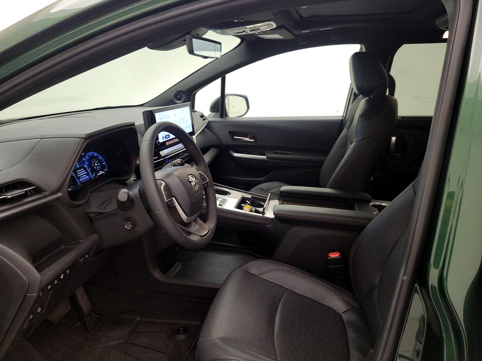 Thumbnail: 2025 Toyota Sienna - 11