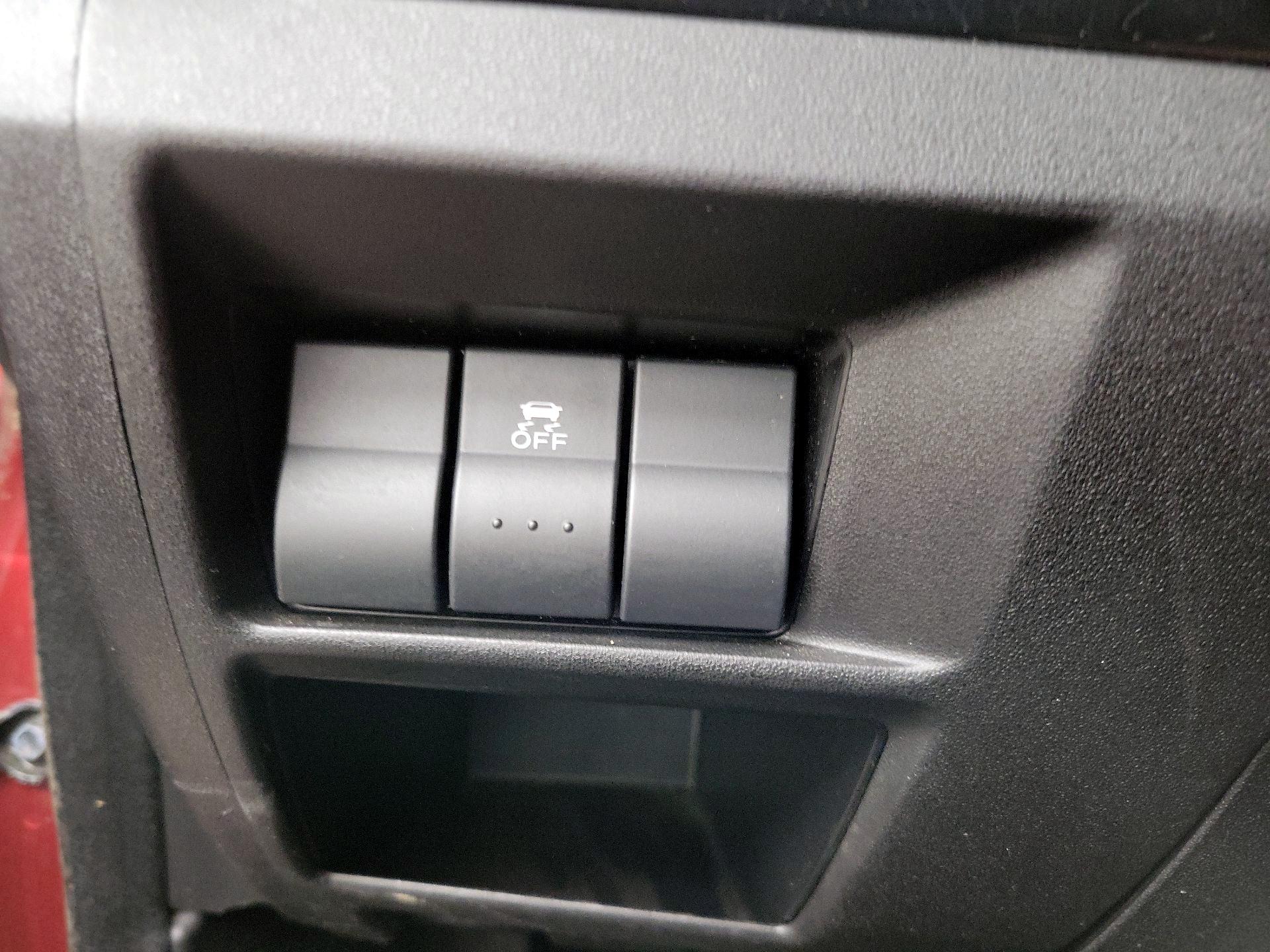 Thumbnail: 2015 Mazda MX-5 Miata - 13