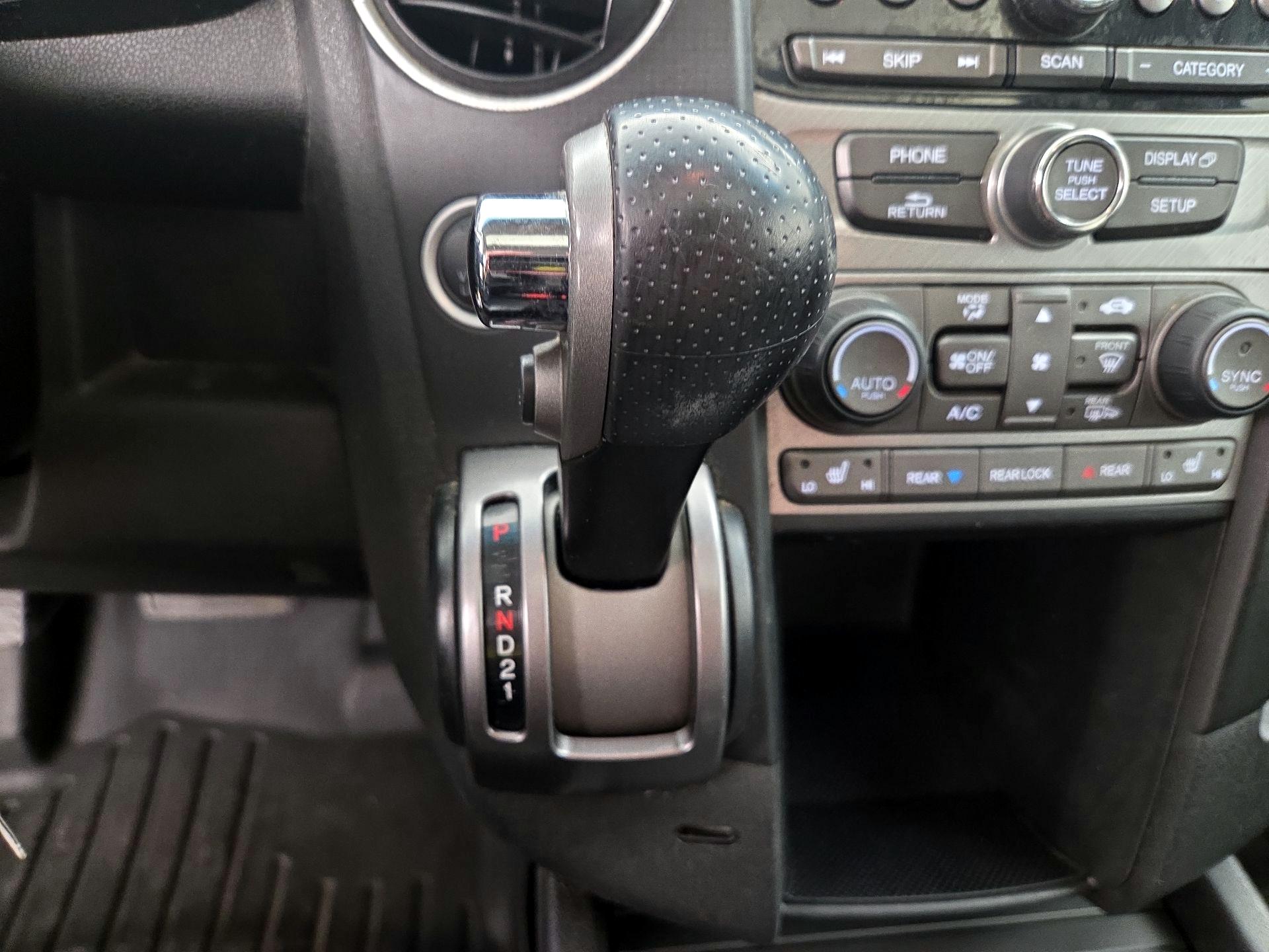 Thumbnail: 2015 Honda Pilot - 17