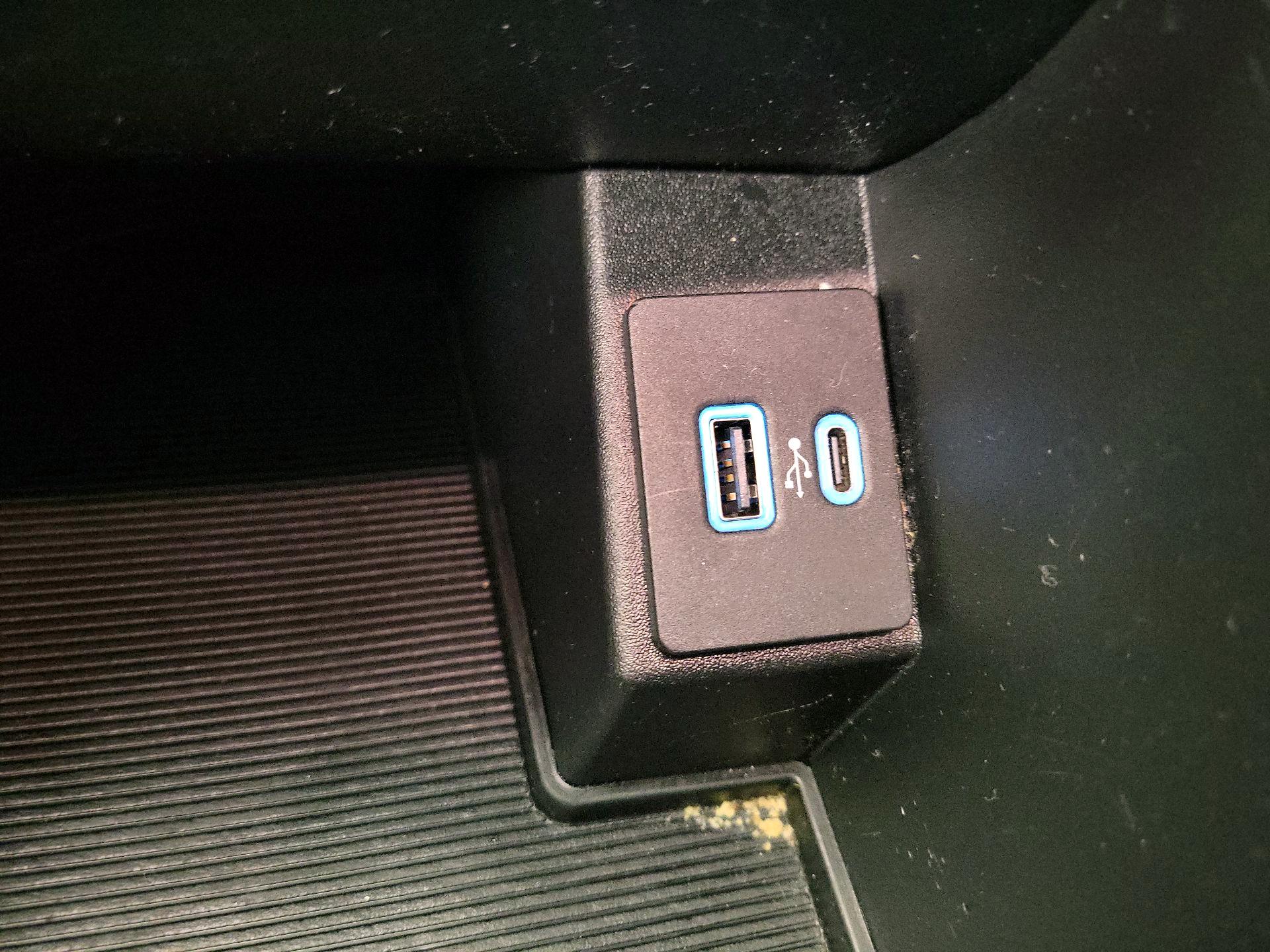 Thumbnail: 2024 Ford Edge - 18