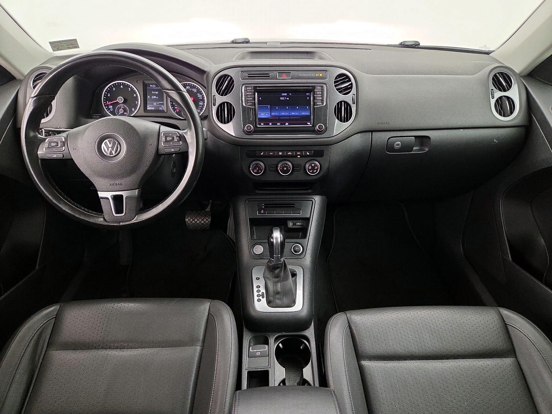 Thumbnail: 2017 Volkswagen Tiguan - 9
