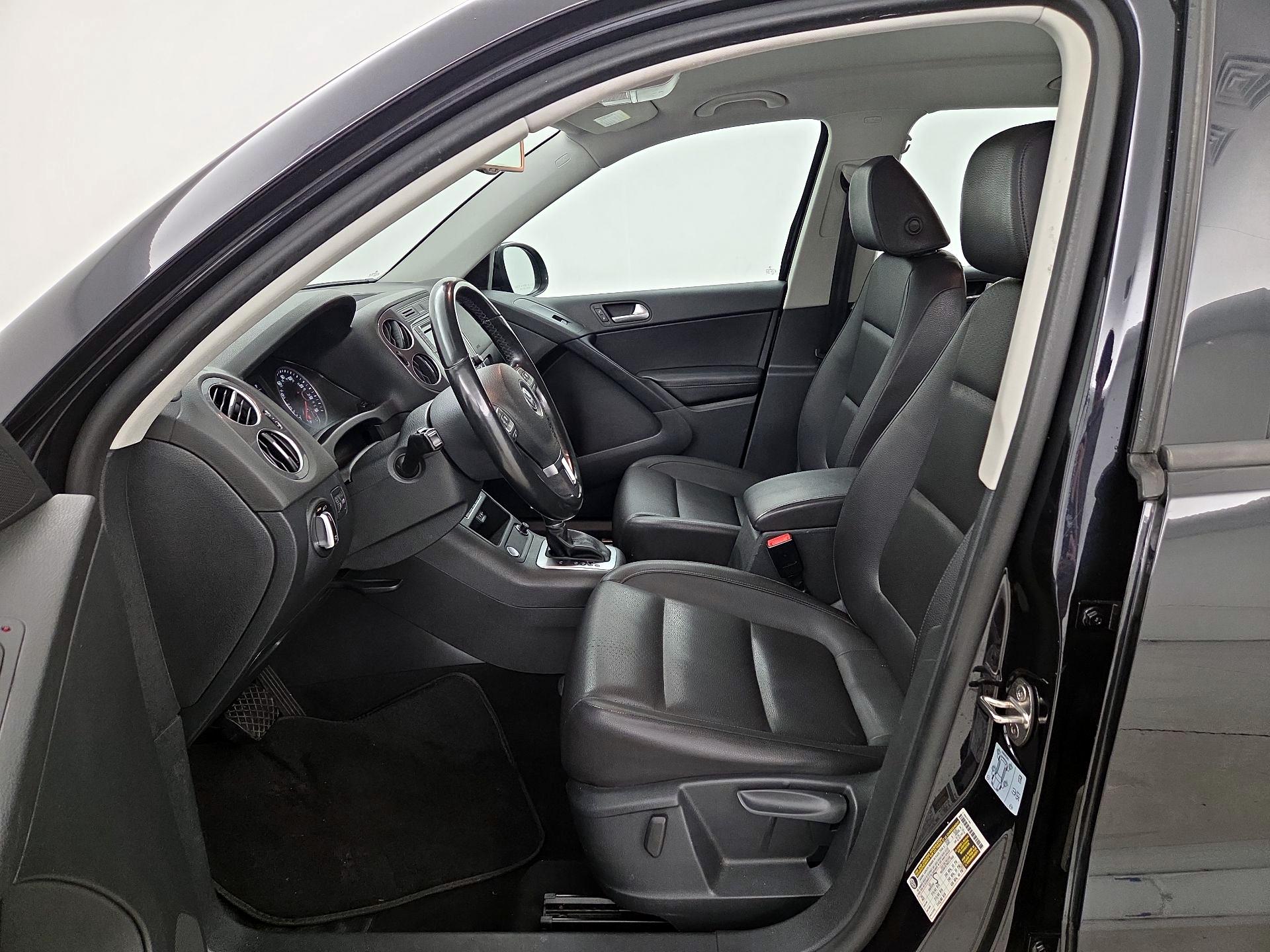 Thumbnail: 2017 Volkswagen Tiguan - 11