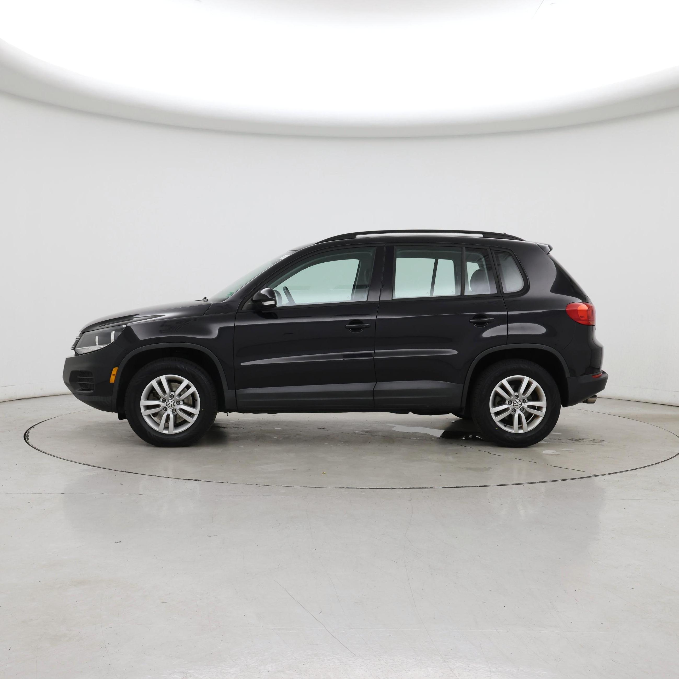 Thumbnail: 2017 Volkswagen Tiguan - 3
