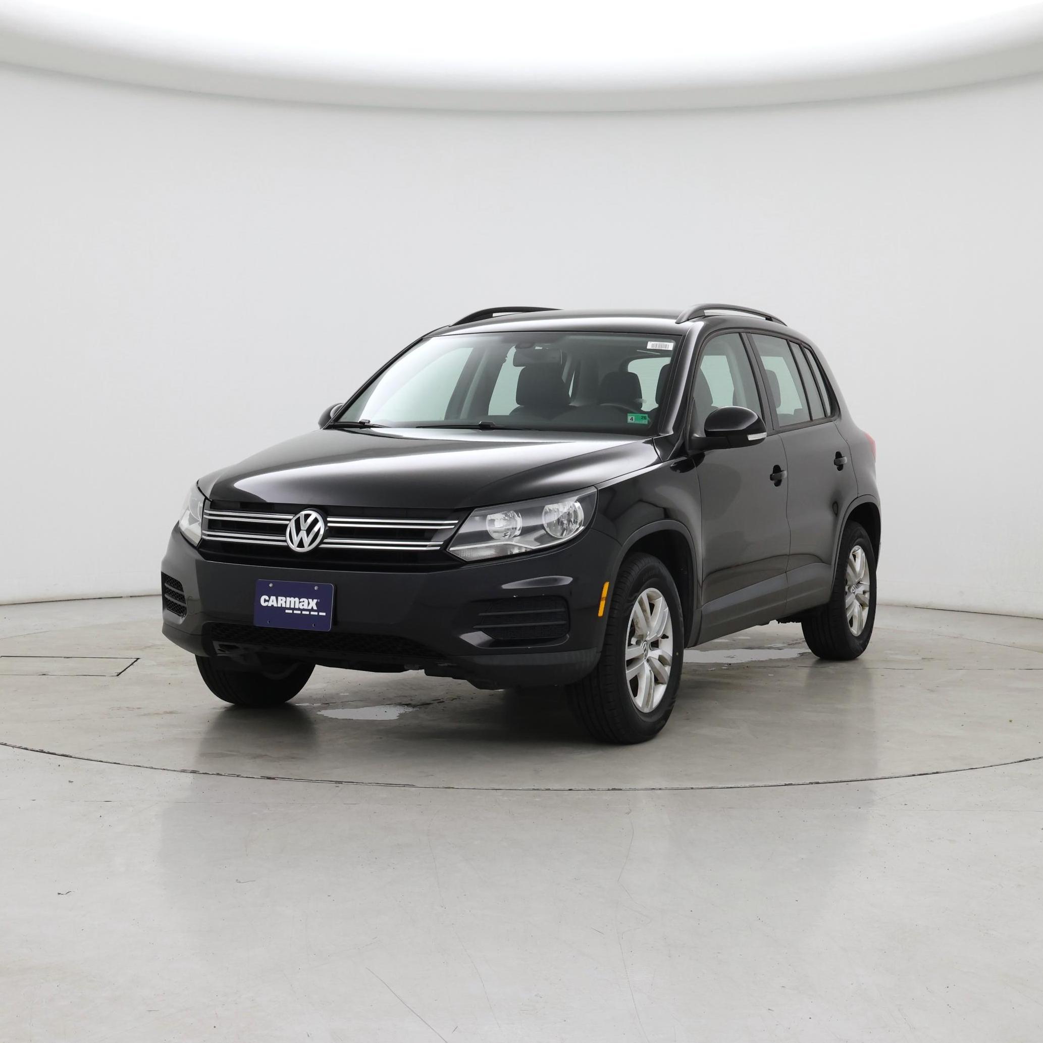 Thumbnail: 2017 Volkswagen Tiguan - 4