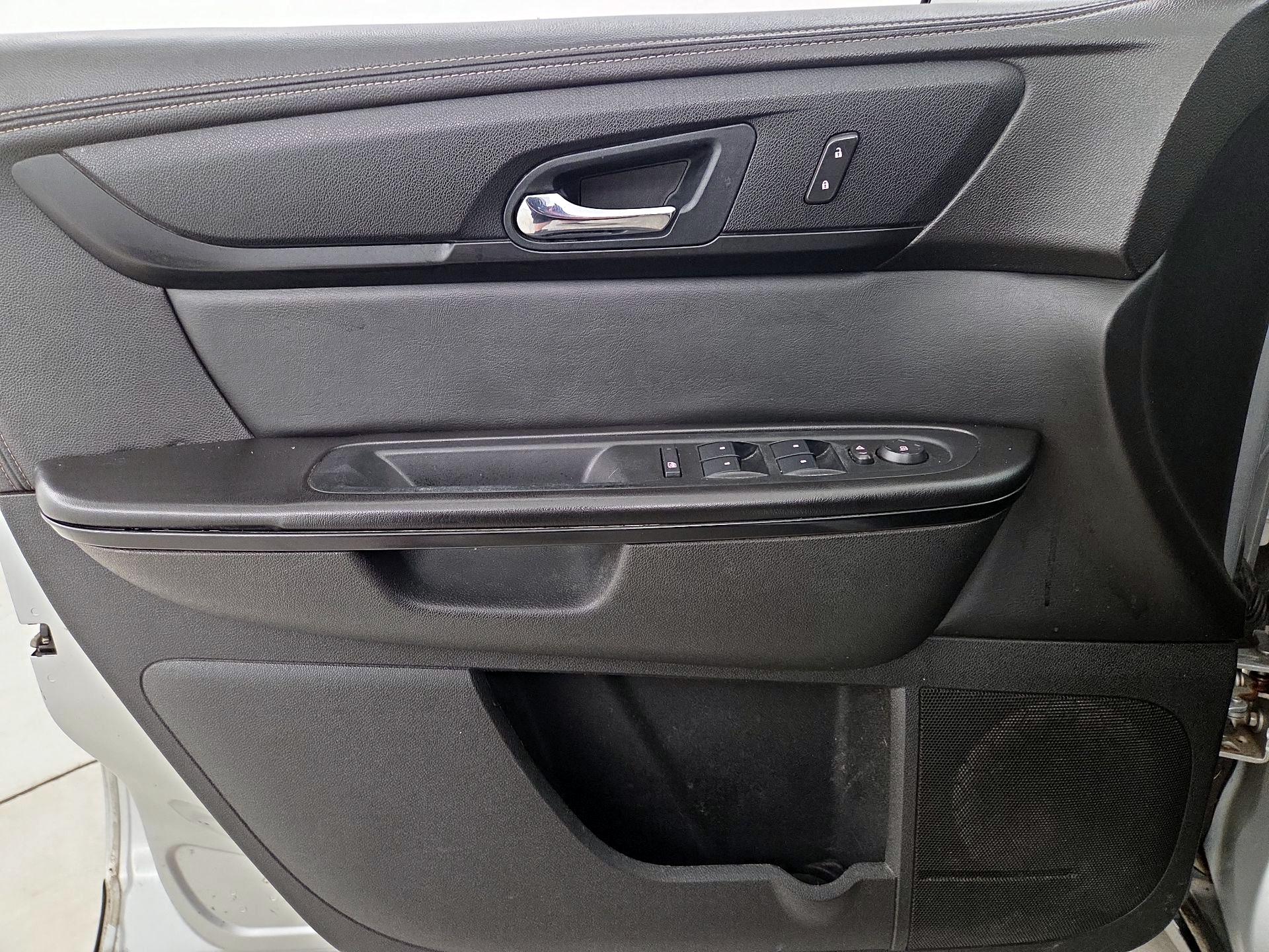 Thumbnail: 2016 GMC Acadia - 12