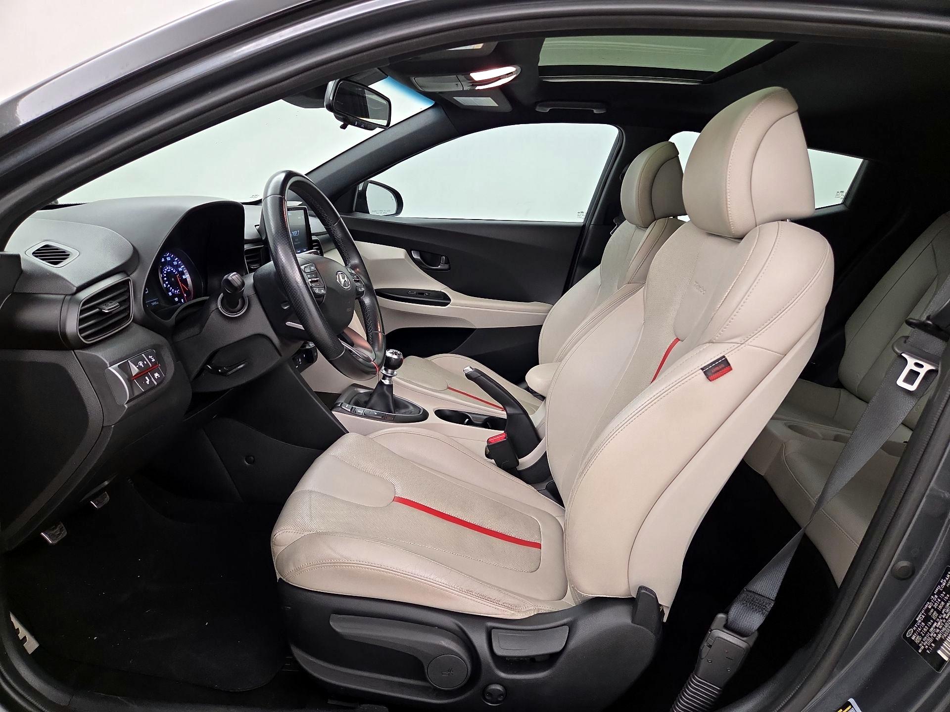 Thumbnail: 2019 Hyundai Veloster - 11
