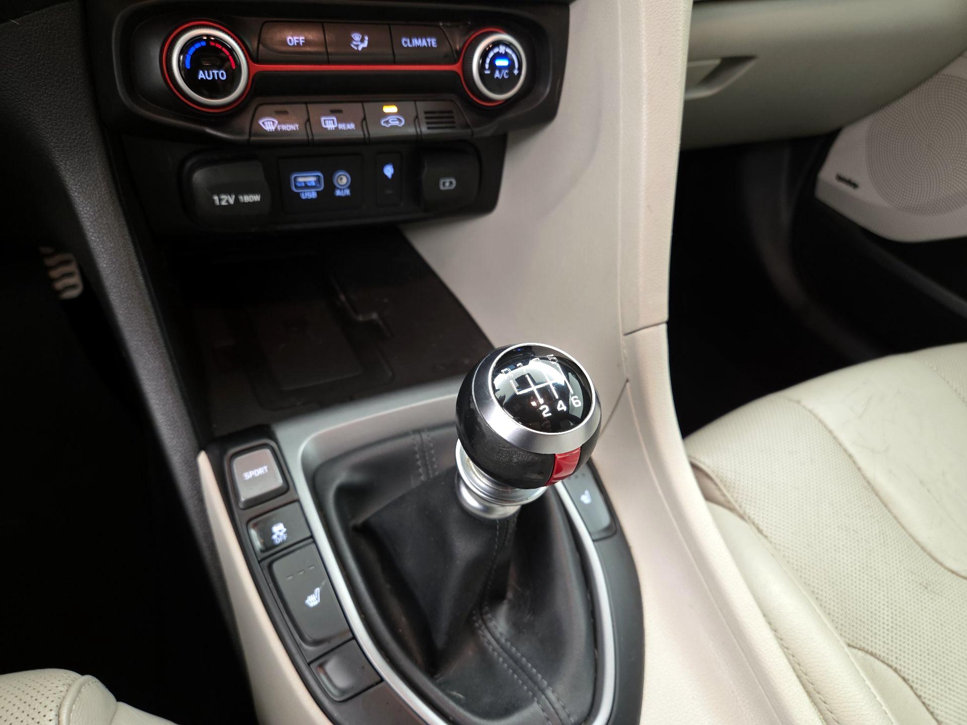 Thumbnail: 2019 Hyundai Veloster - 18