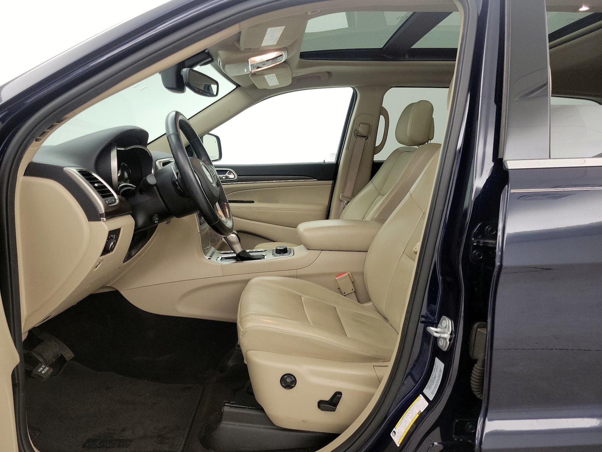 Thumbnail: 2017 Jeep Grand Cherokee - 11