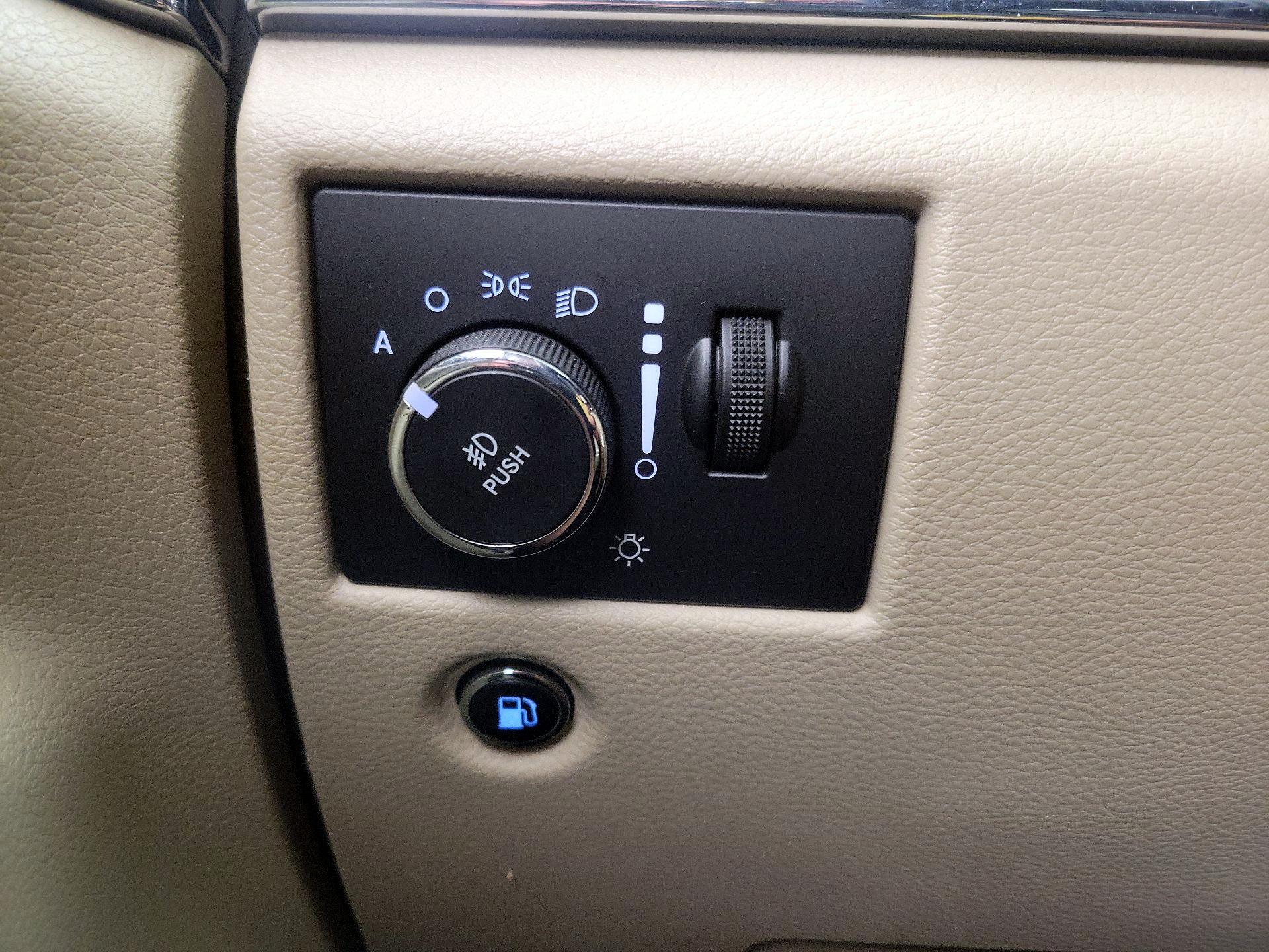 Thumbnail: 2017 Jeep Grand Cherokee - 13