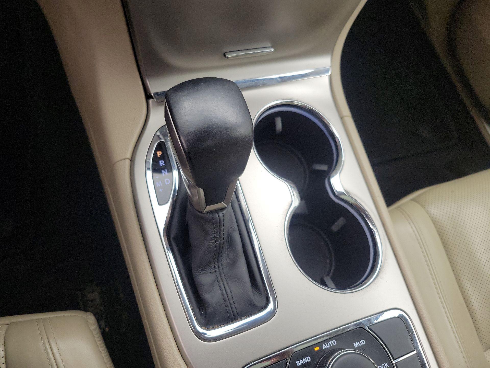 Thumbnail: 2017 Jeep Grand Cherokee - 17