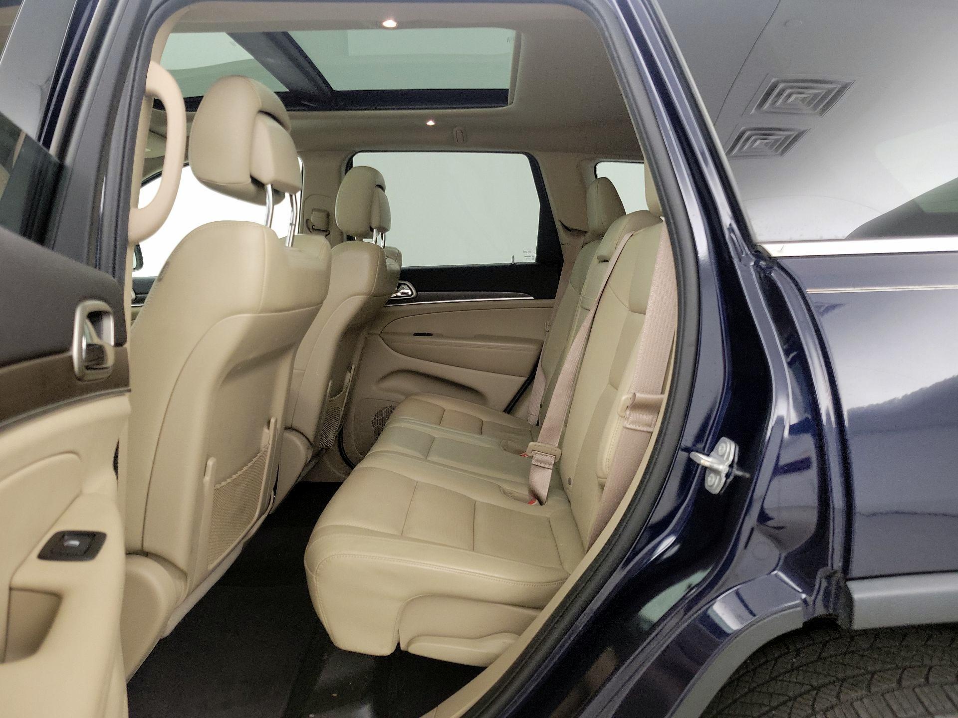 Thumbnail: 2017 Jeep Grand Cherokee - 20