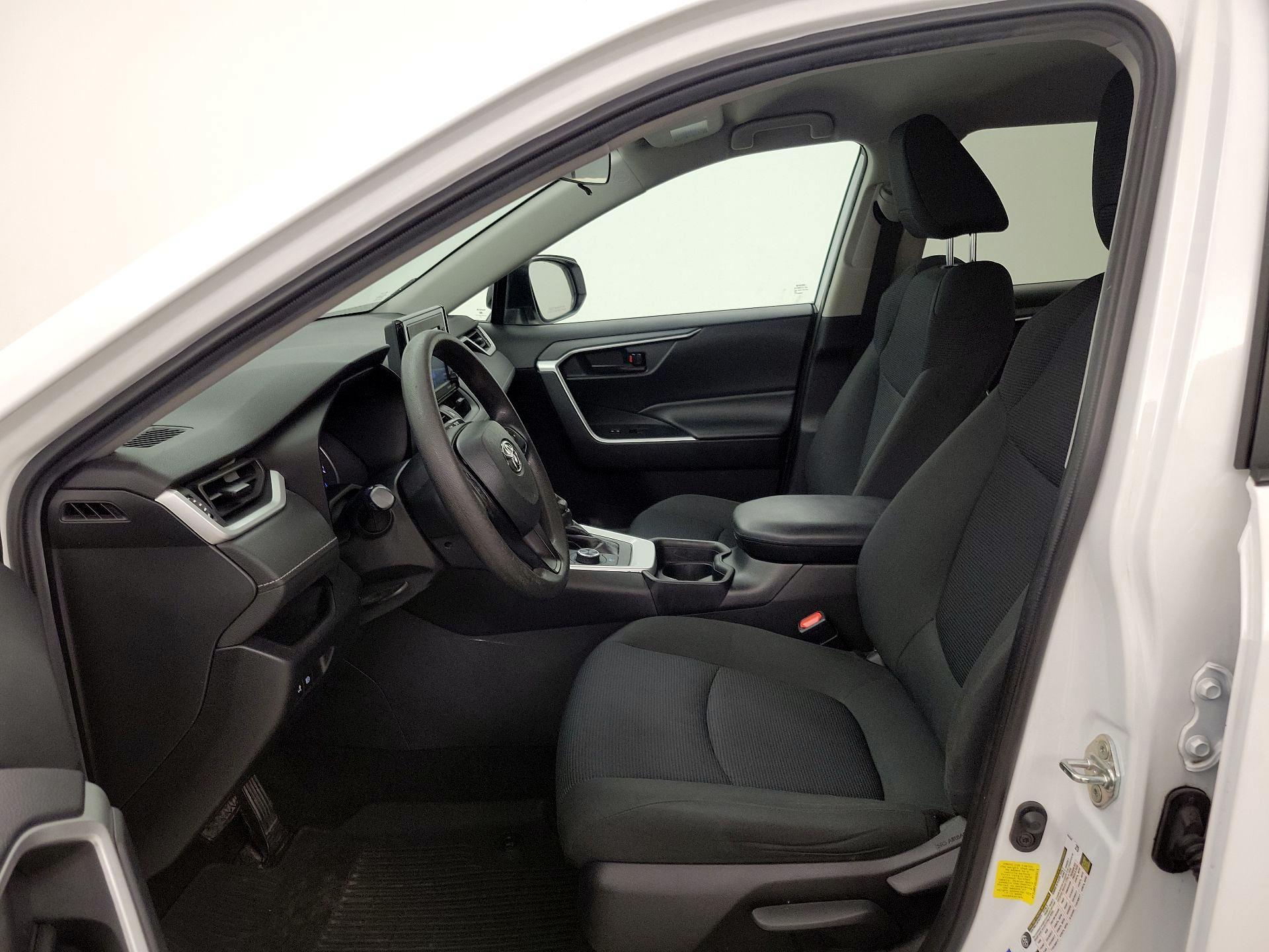 Thumbnail: 2020 Toyota RAV4 - 11