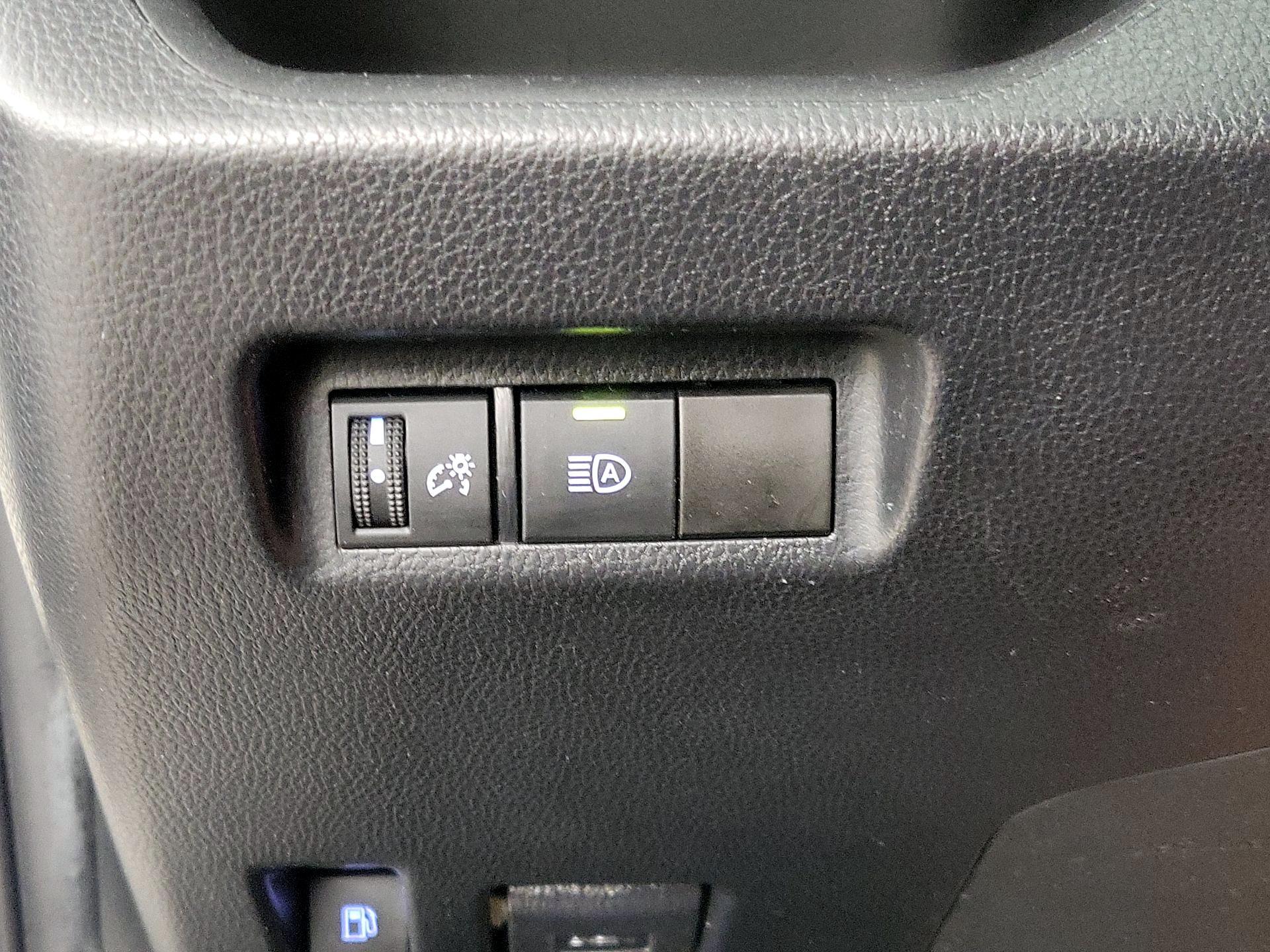 Thumbnail: 2020 Toyota RAV4 - 13