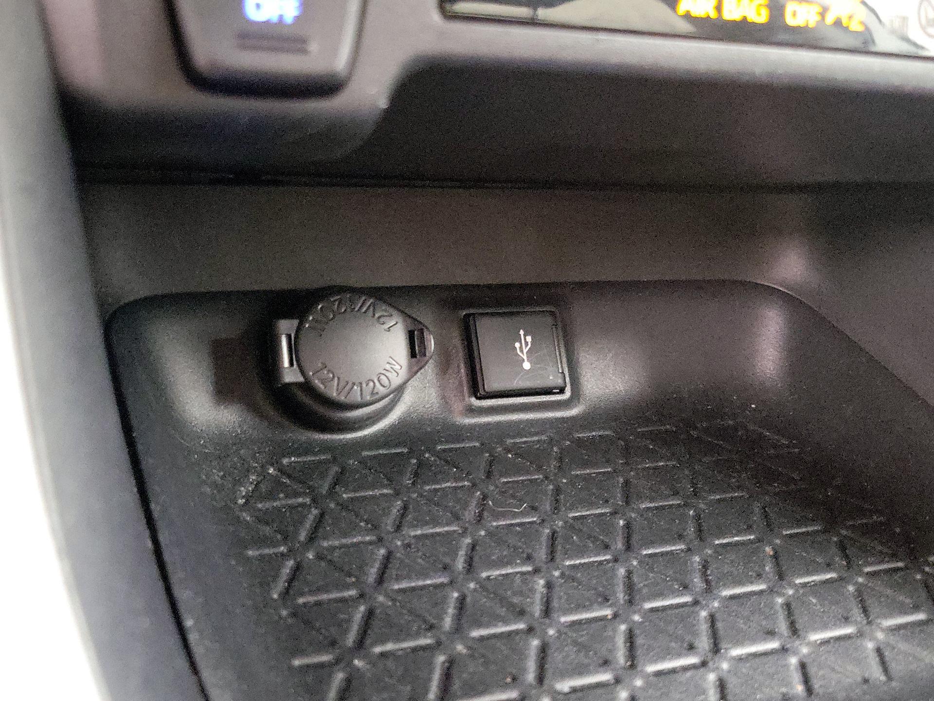 Thumbnail: 2020 Toyota RAV4 - 18