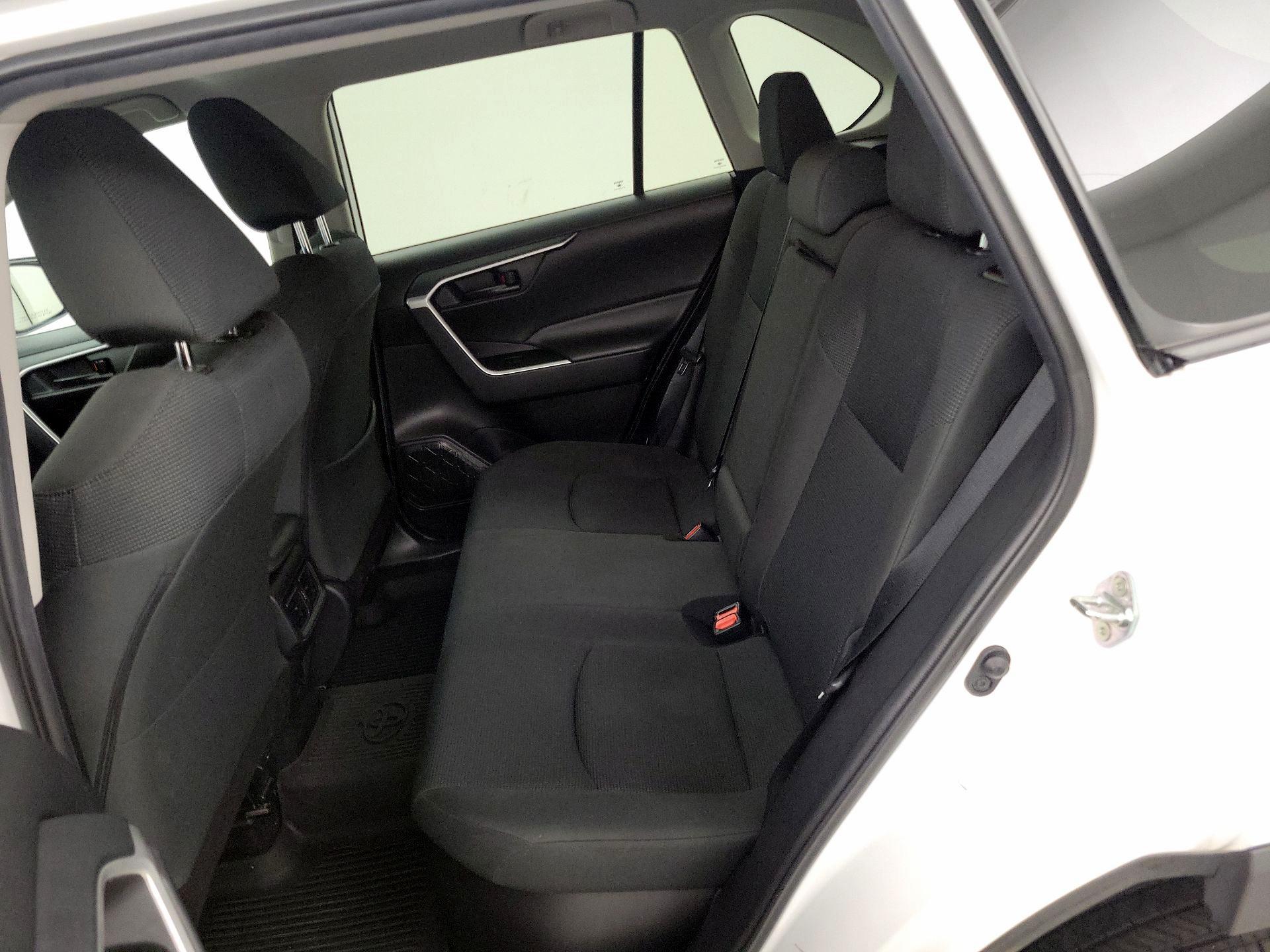 Thumbnail: 2020 Toyota RAV4 - 19