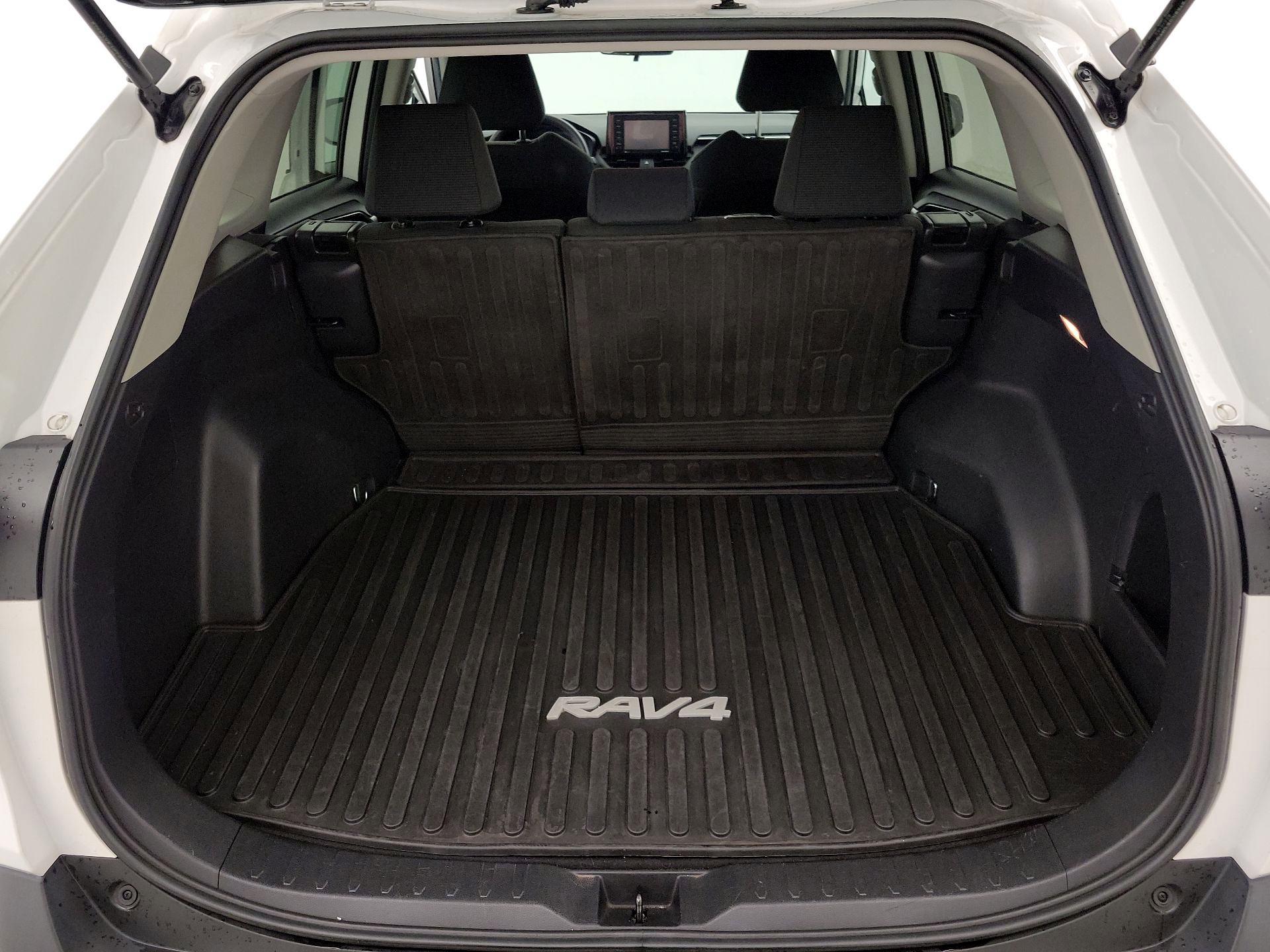 Thumbnail: 2020 Toyota RAV4 - 20