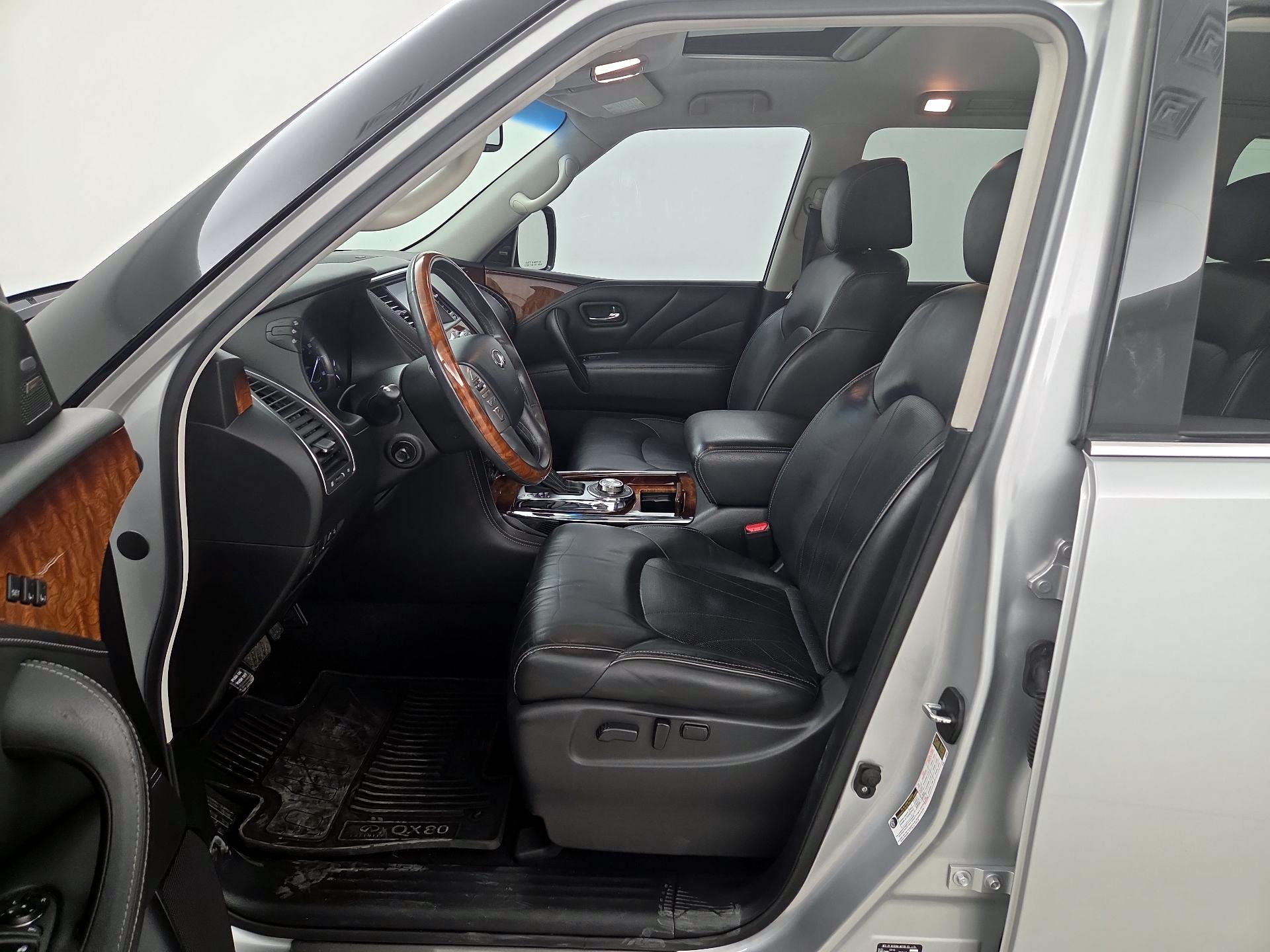 Thumbnail: 2017 INFINITI QX80 - 11