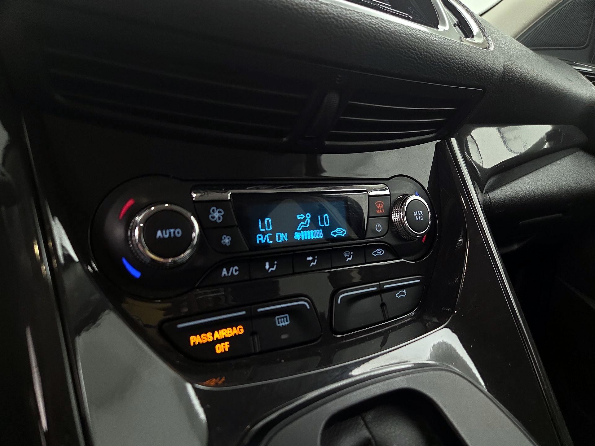 Thumbnail: 2015 Ford Escape - 17