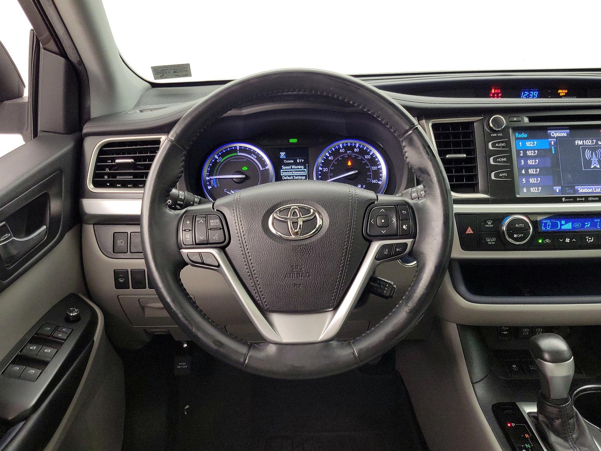 Thumbnail: 2019 Toyota Highlander - 10