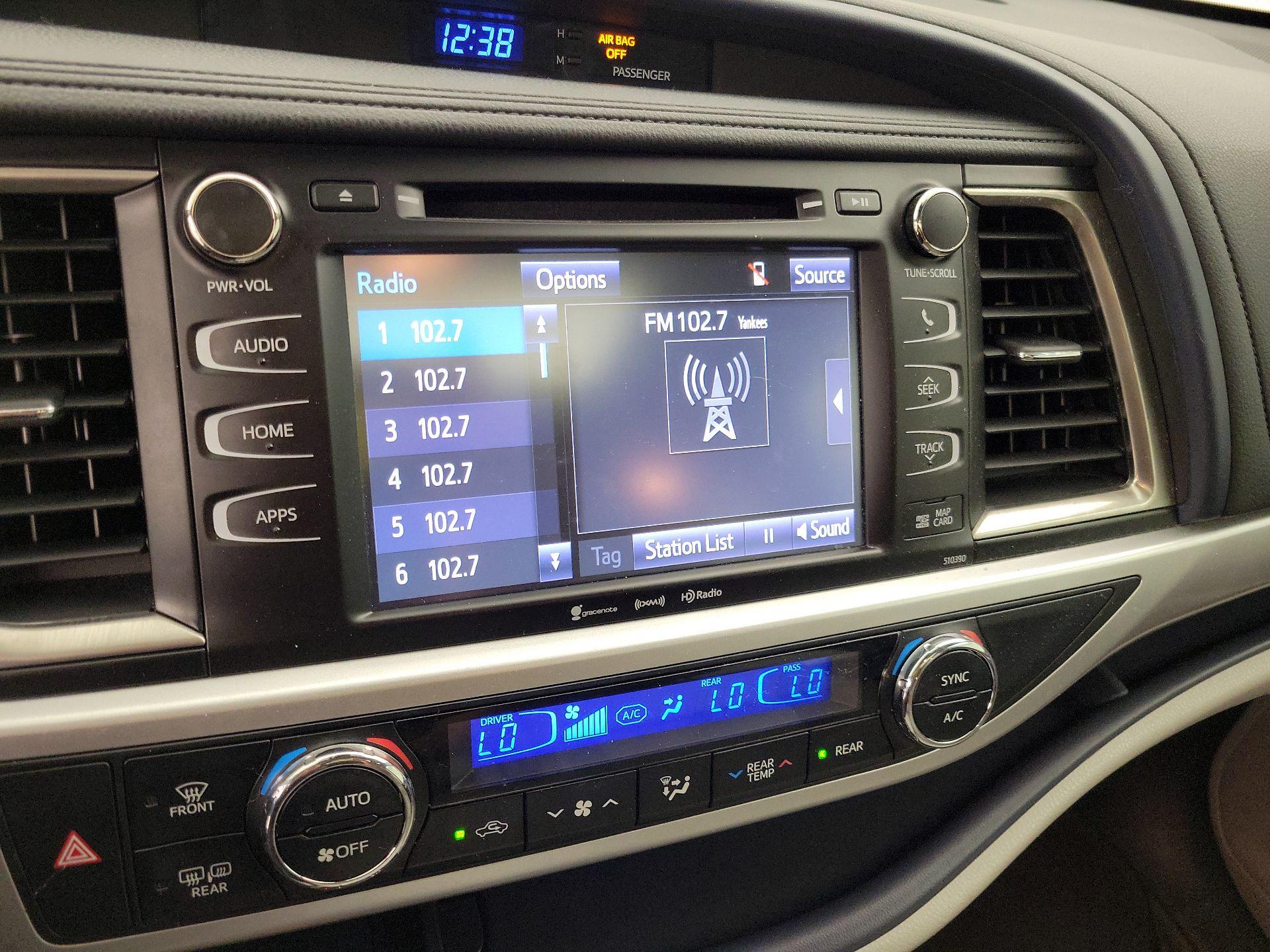 Thumbnail: 2019 Toyota Highlander - 15