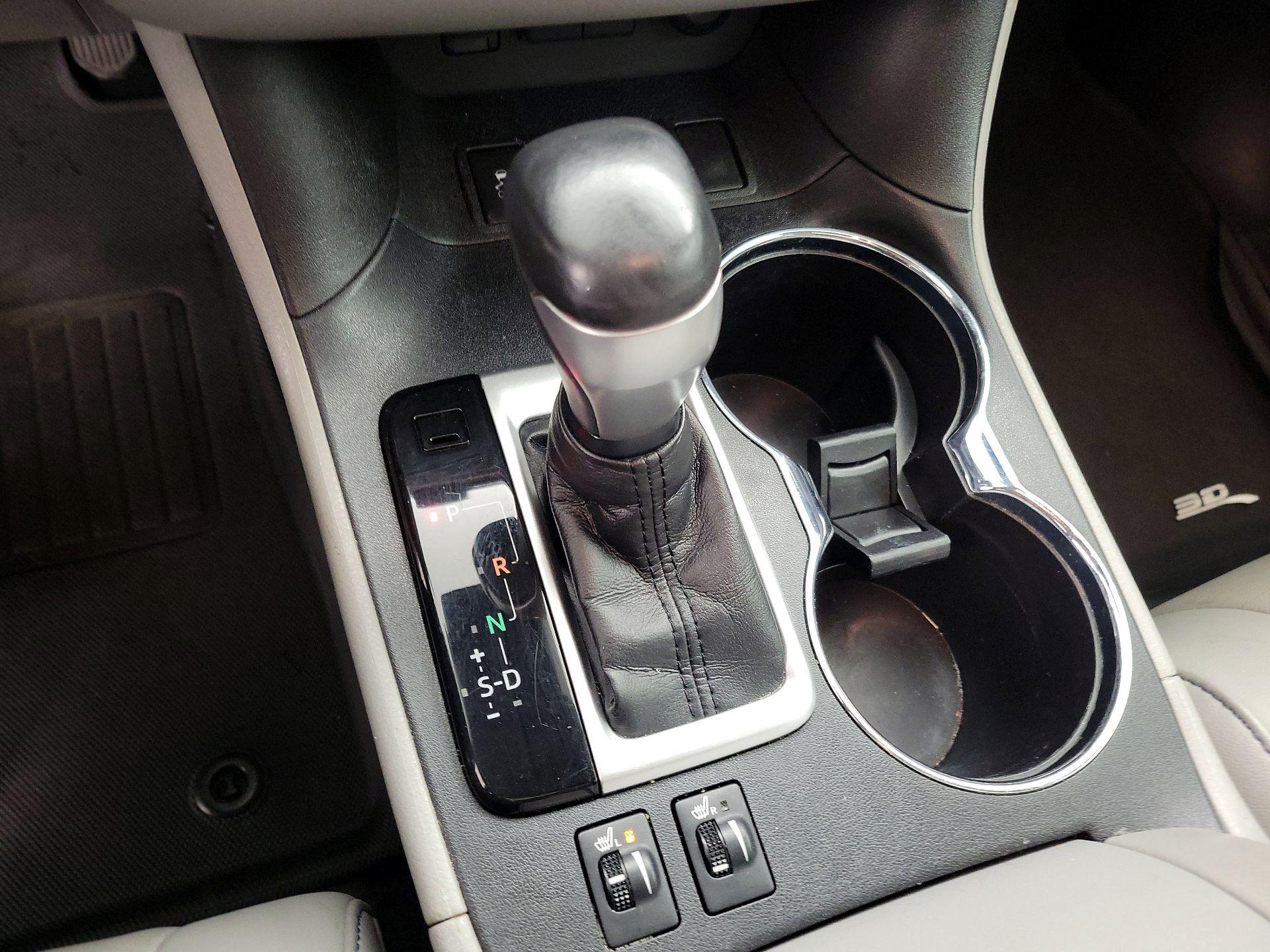 Thumbnail: 2019 Toyota Highlander - 17