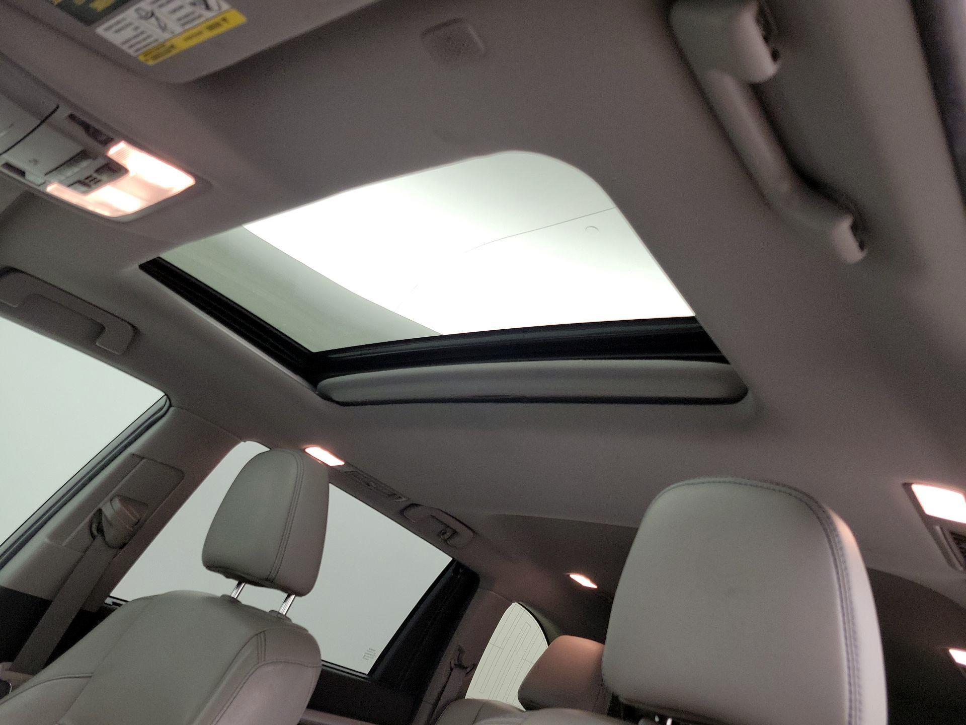 Thumbnail: 2019 Toyota Highlander - 19