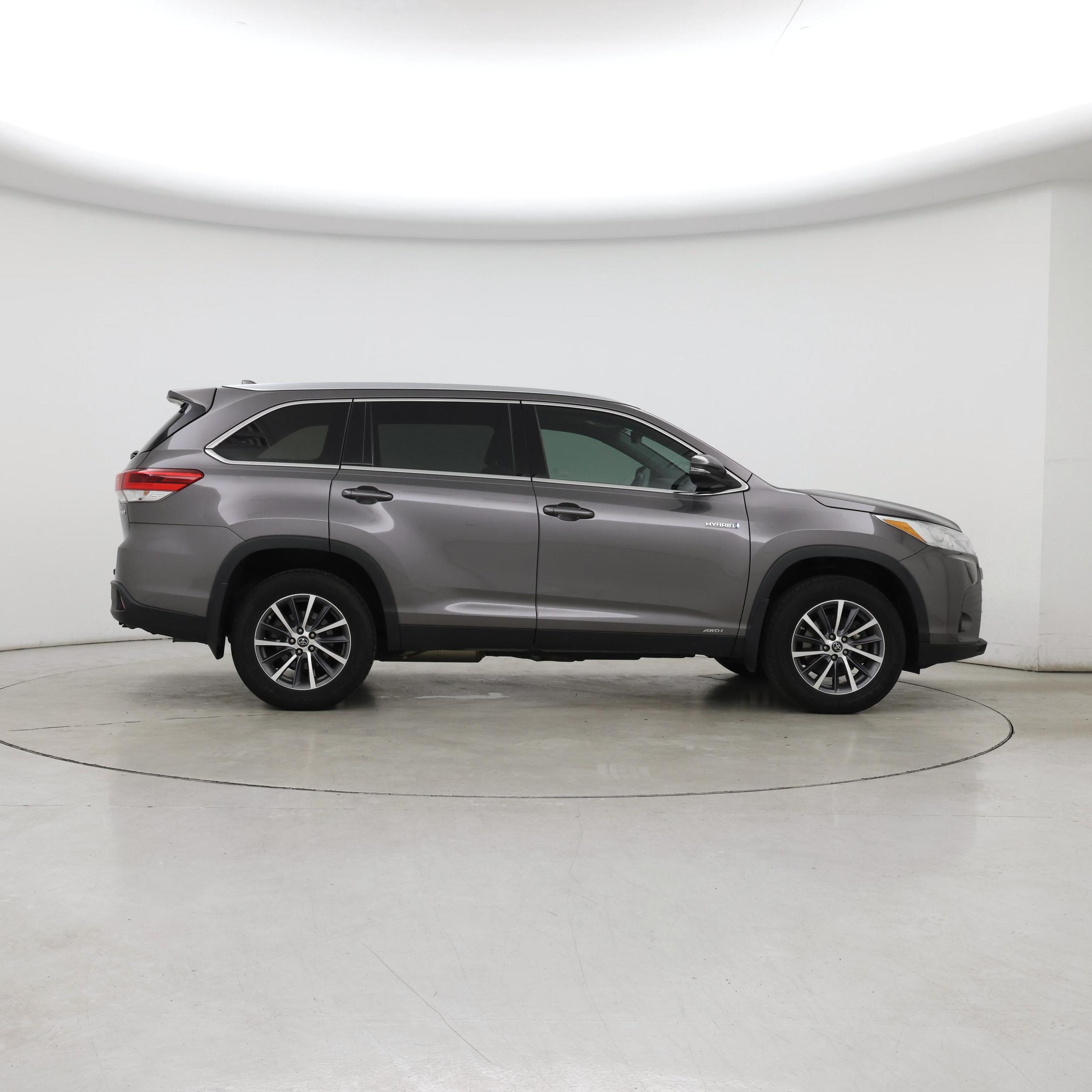 Thumbnail: 2019 Toyota Highlander - 7