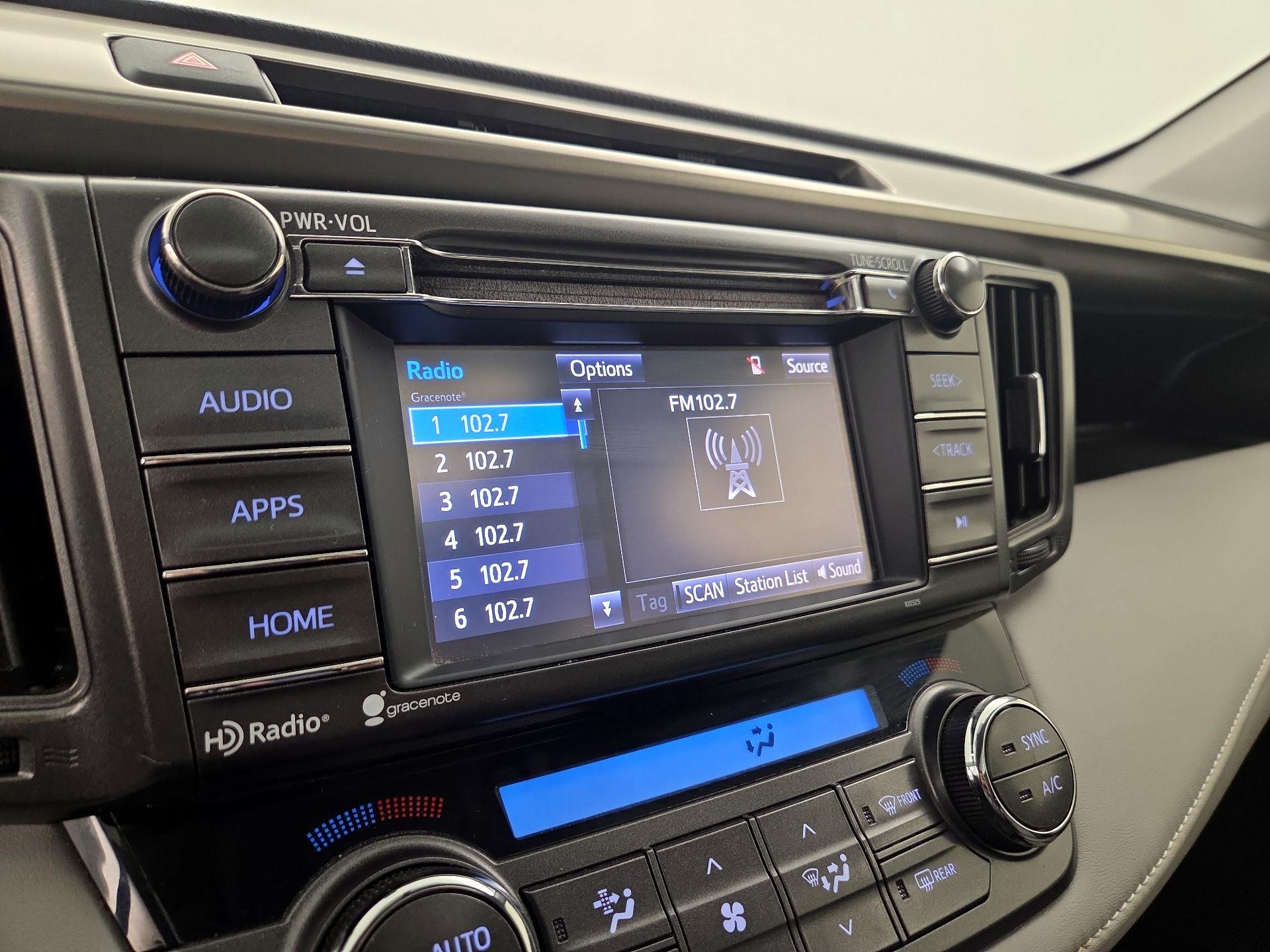 Thumbnail: 2015 Toyota RAV4 - 15