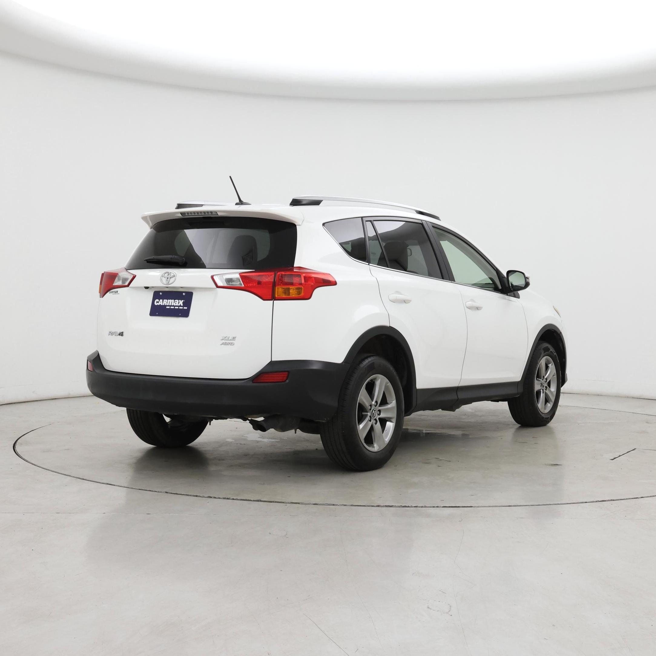 Thumbnail: 2015 Toyota RAV4 - 8