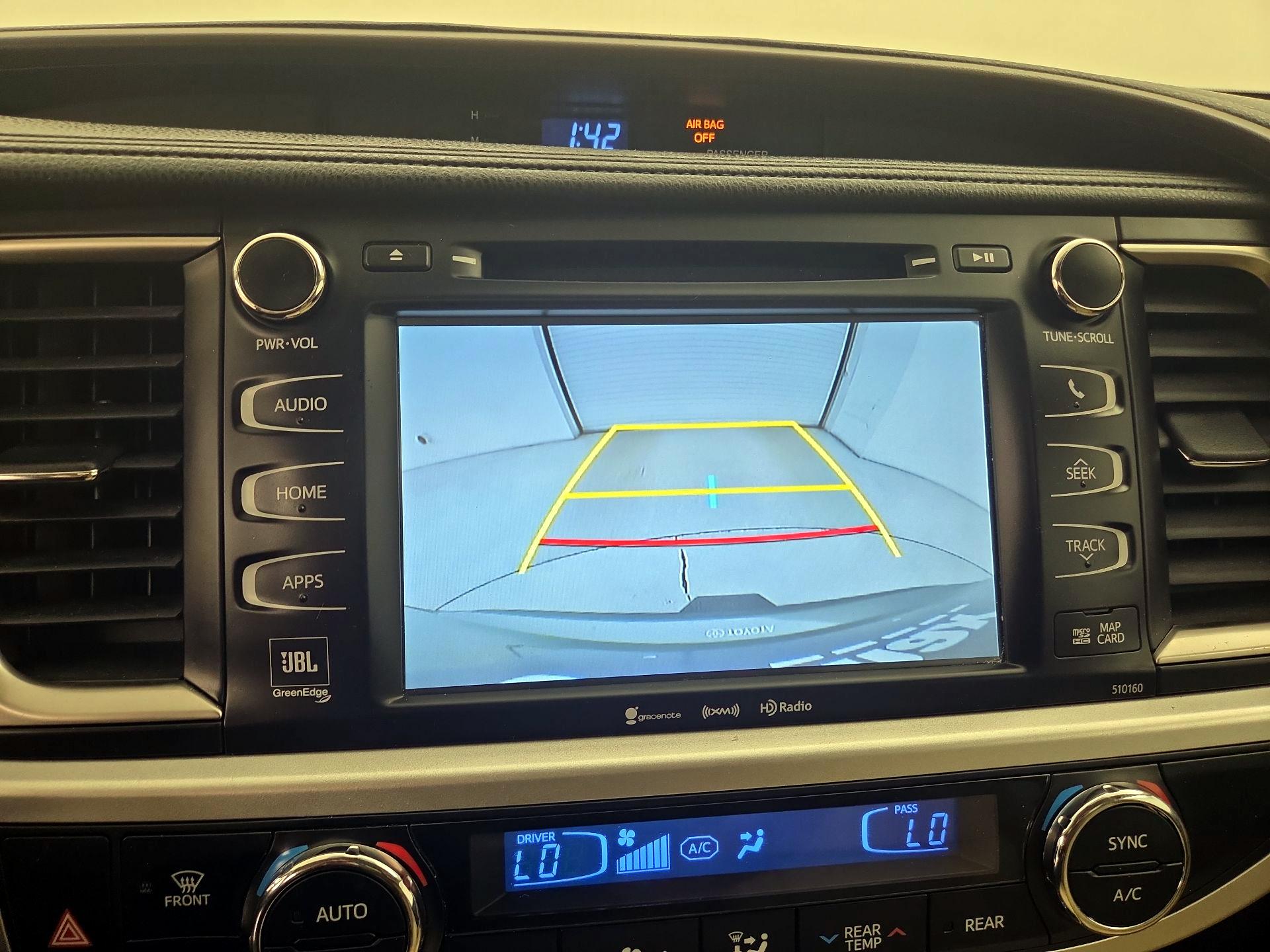 Thumbnail: 2016 Toyota Highlander - 15