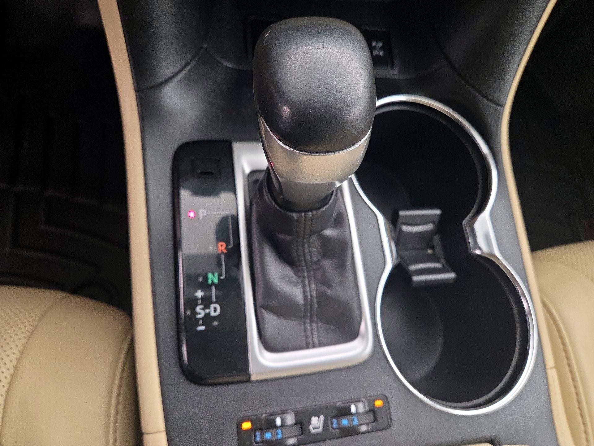 Thumbnail: 2016 Toyota Highlander - 18