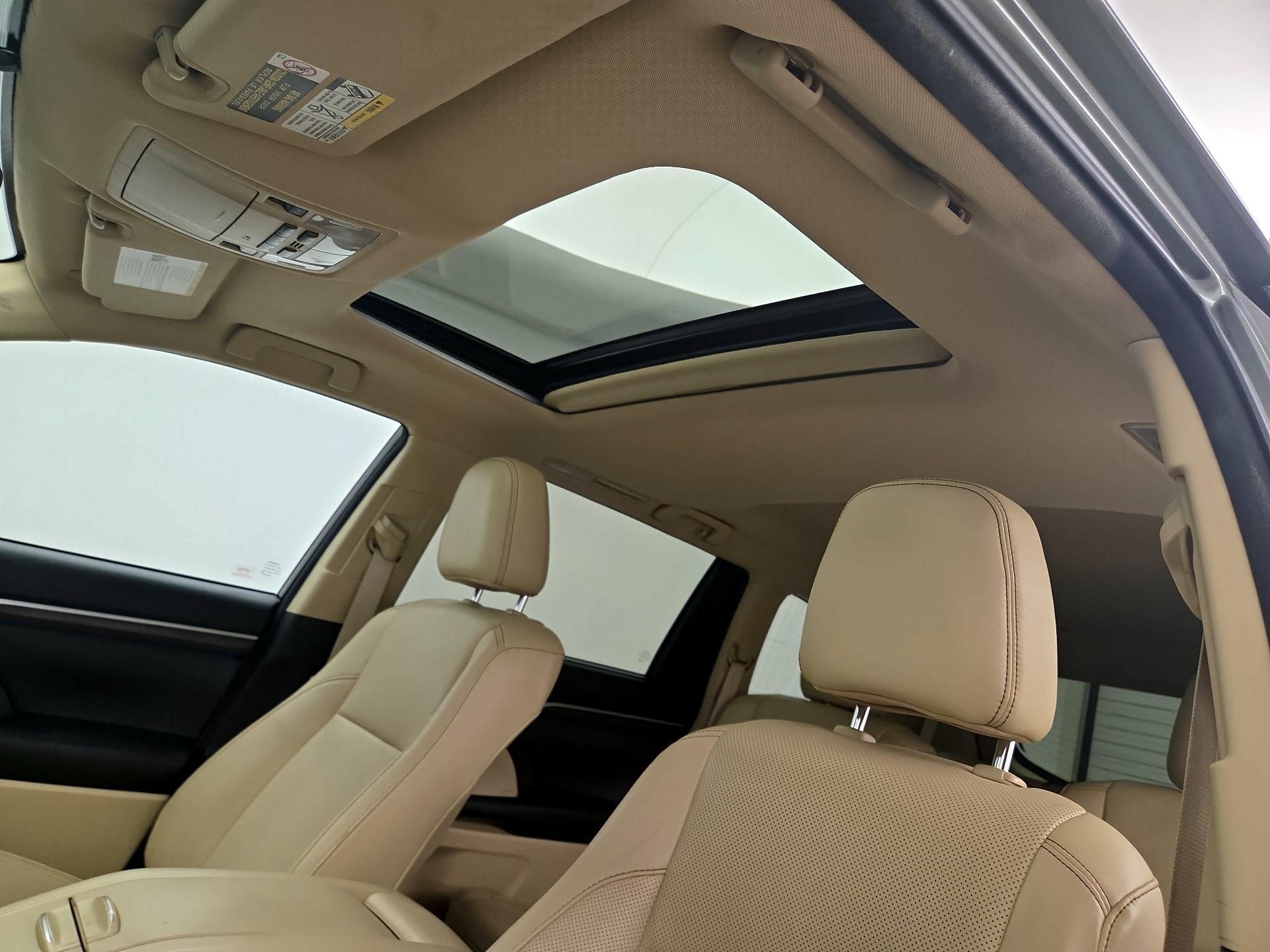 Thumbnail: 2016 Toyota Highlander - 20
