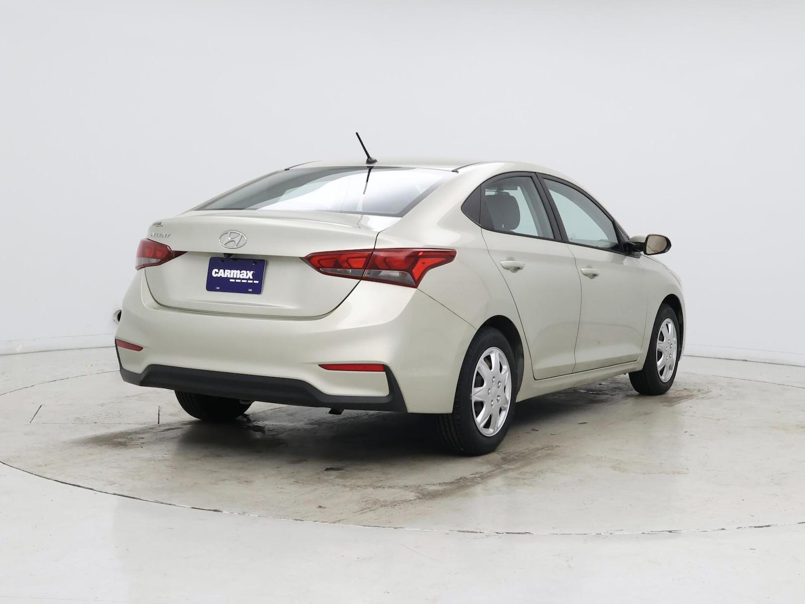 2019 Hyundai Accent SE - Photo 9