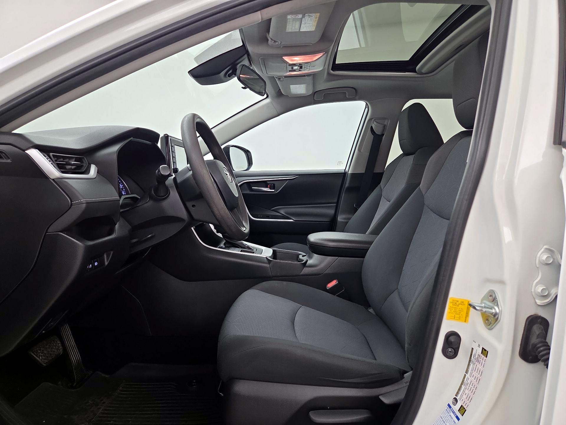 Thumbnail: 2019 Toyota RAV4 - 11