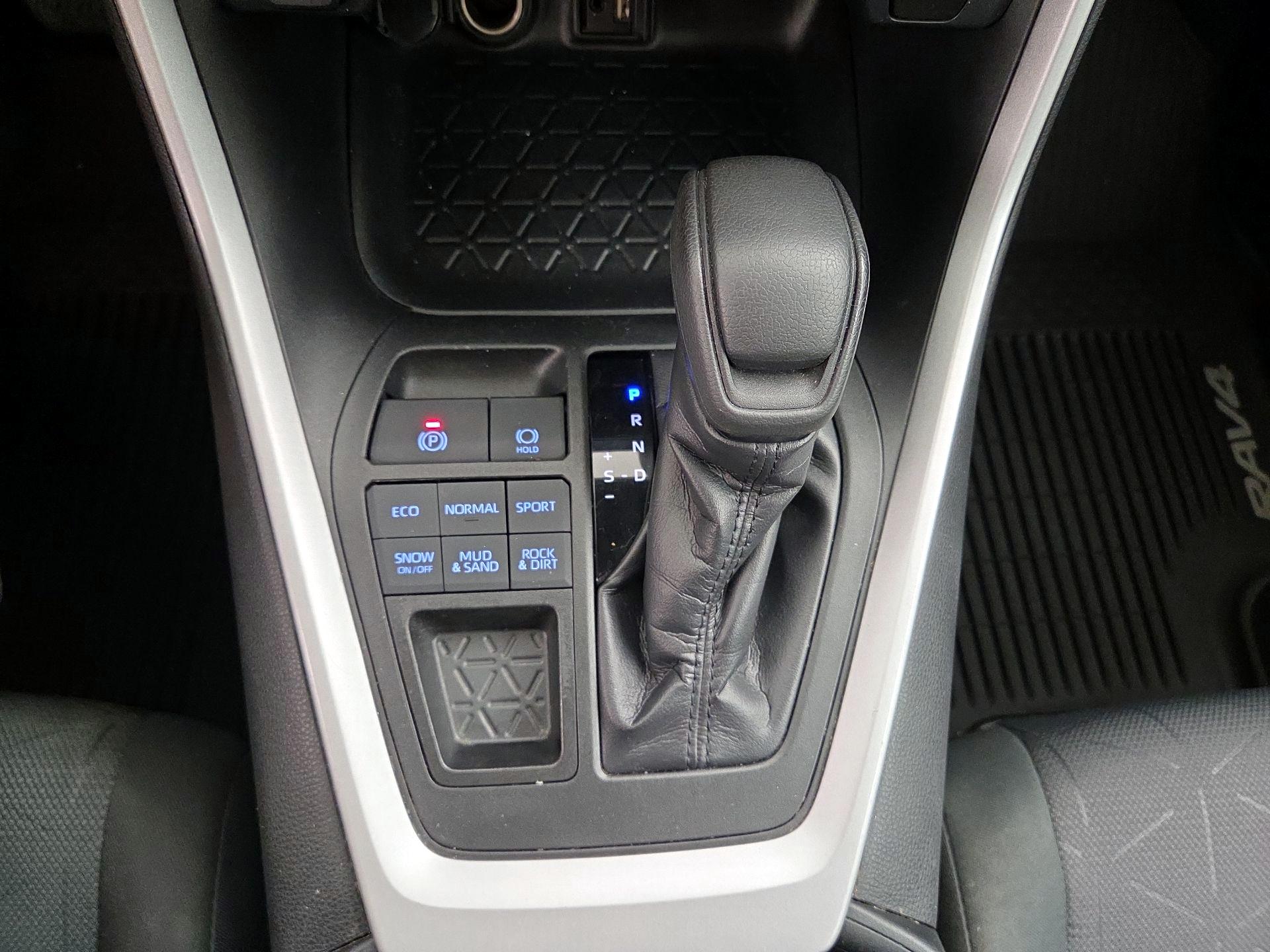 Thumbnail: 2019 Toyota RAV4 - 17