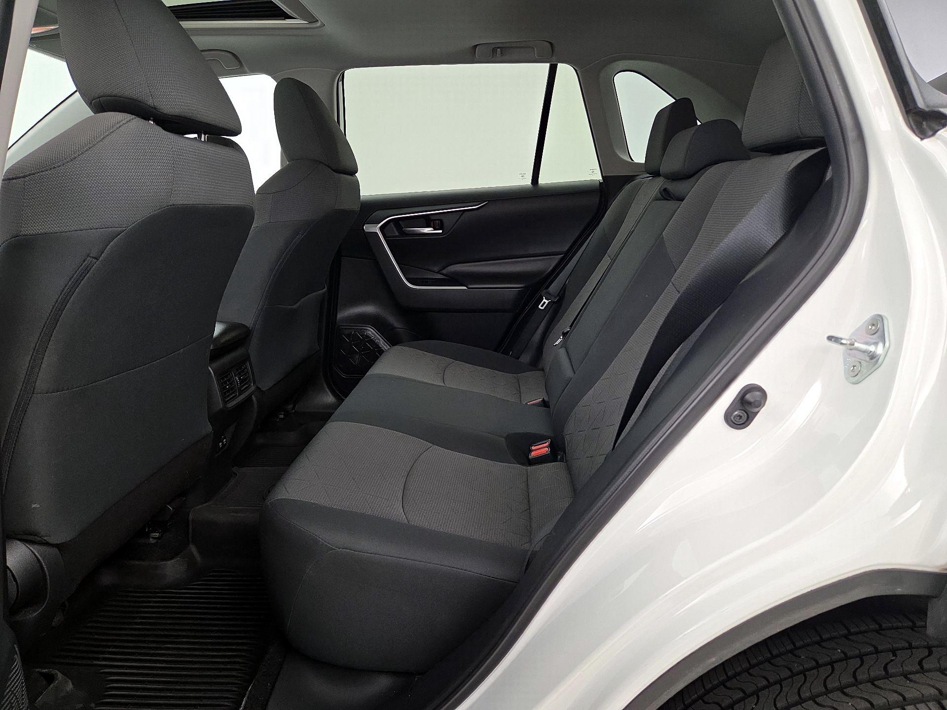 Thumbnail: 2019 Toyota RAV4 - 20