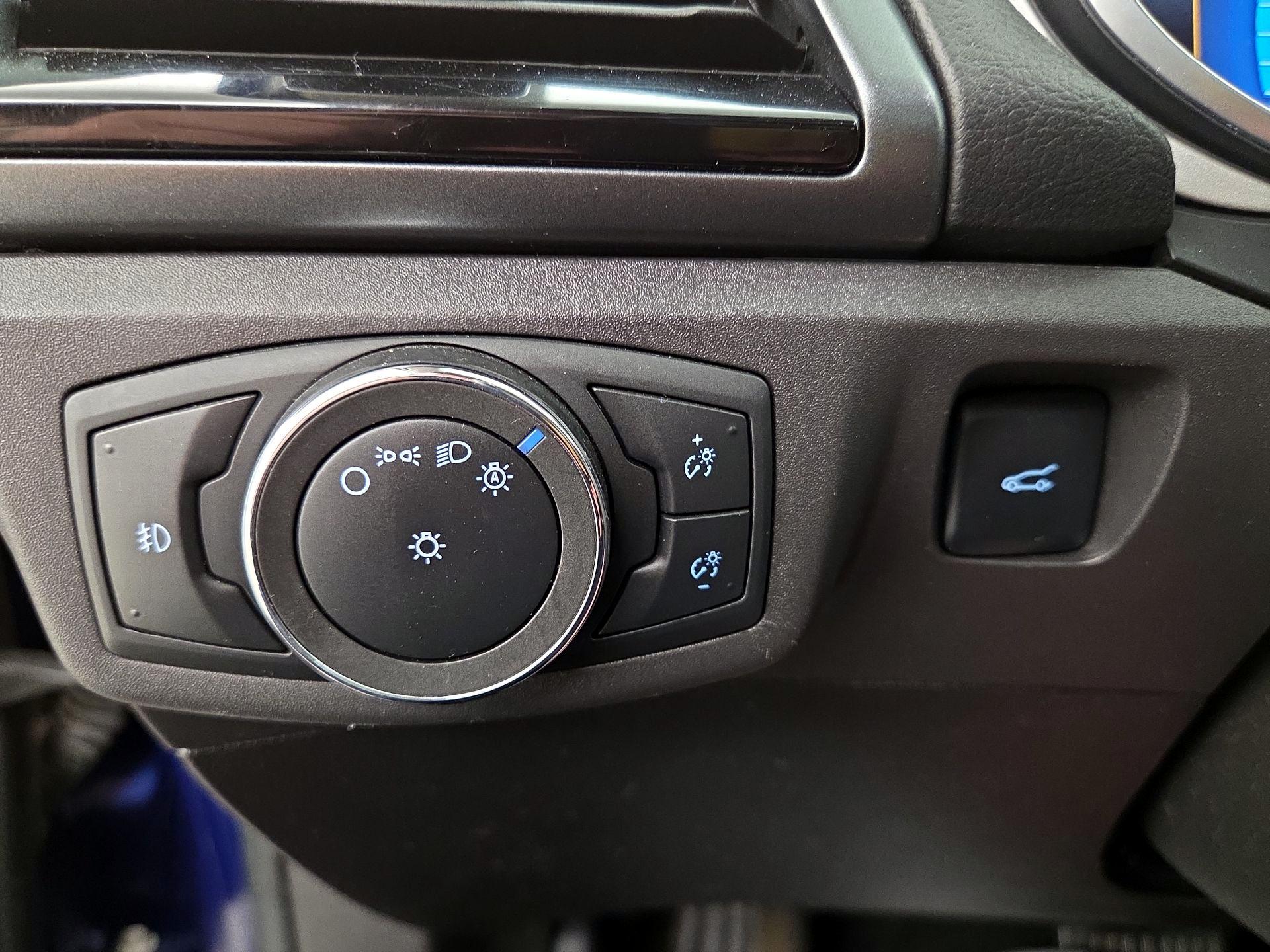 Thumbnail: 2016 Ford Fusion - 13