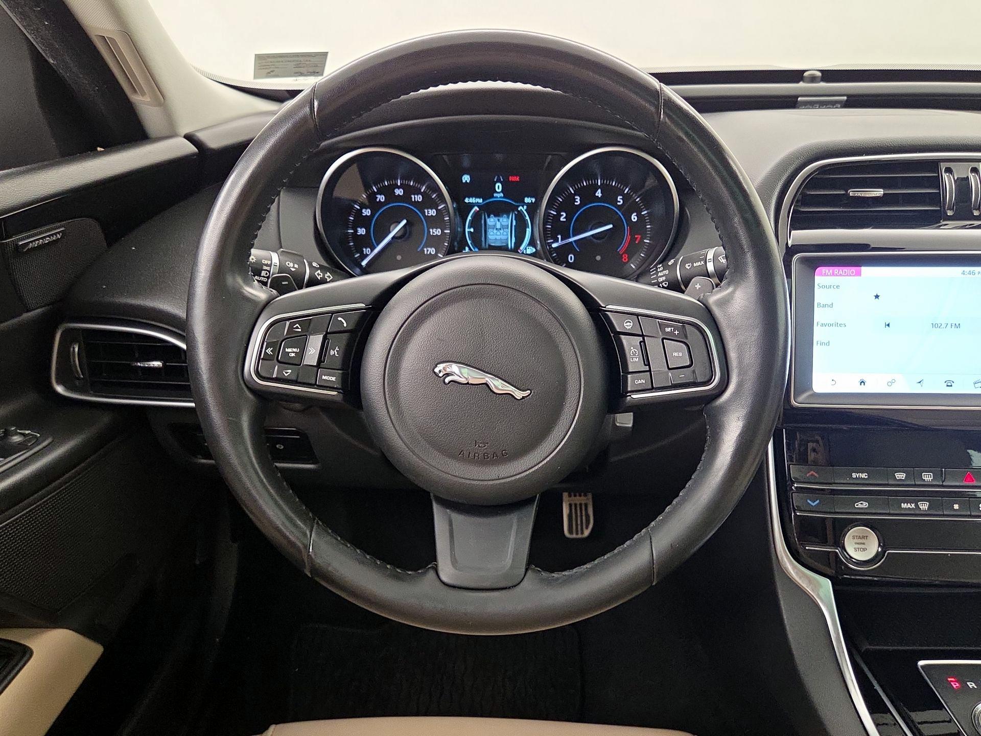 Thumbnail: 2019 Jaguar XE - 10