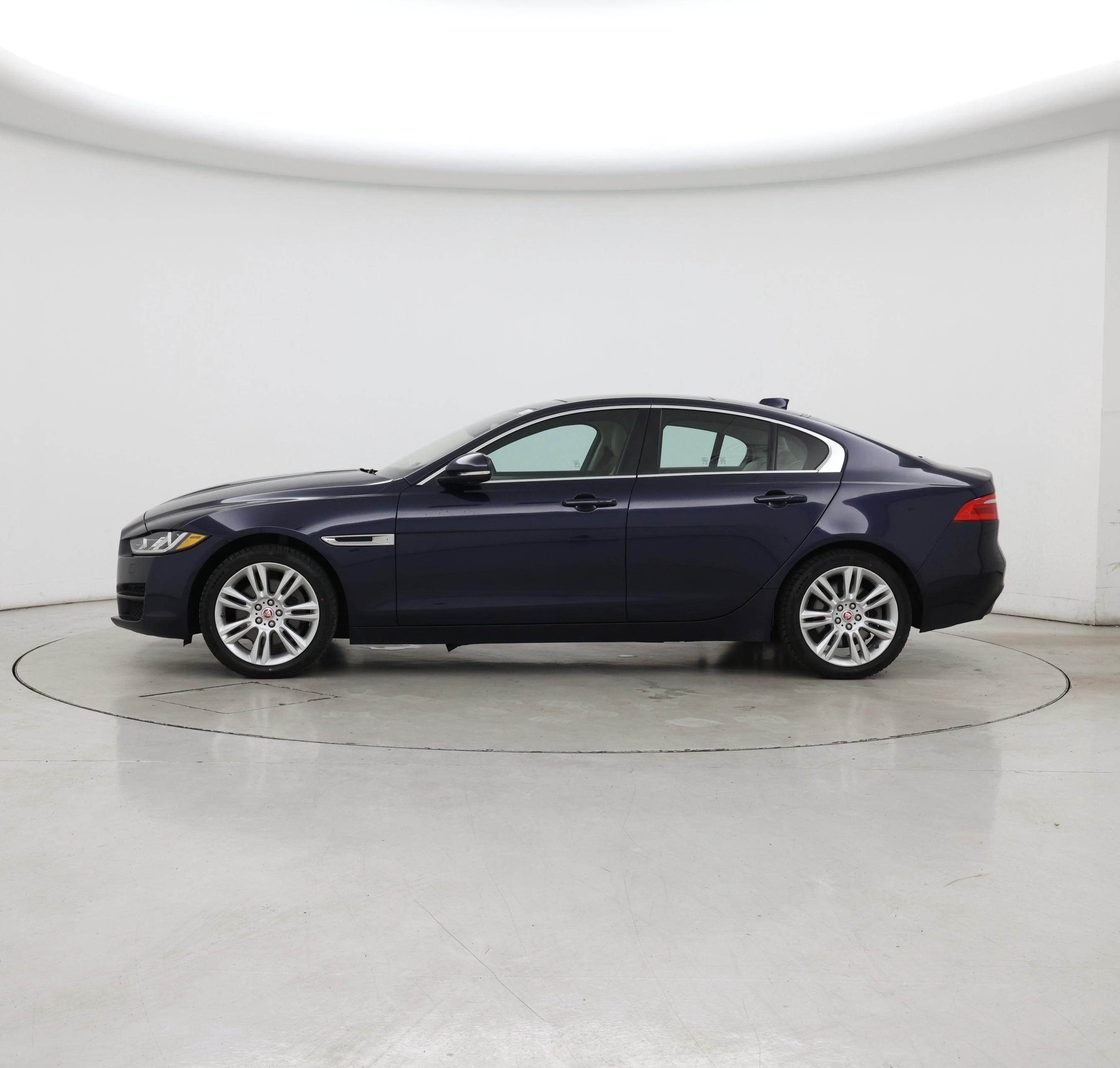 Thumbnail: 2019 Jaguar XE - 3
