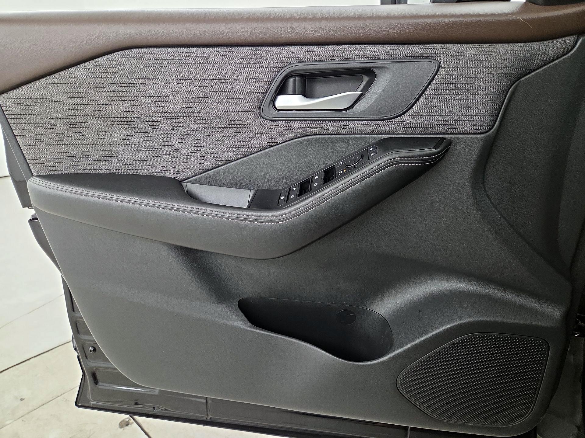 Thumbnail: 2021 Nissan Rogue - 12