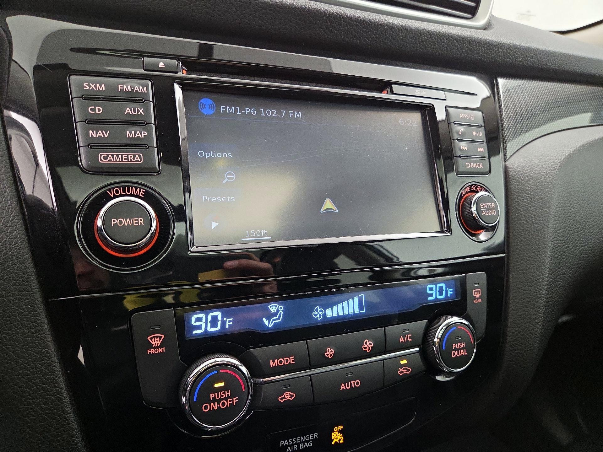 Thumbnail: 2015 Nissan Rogue - 16