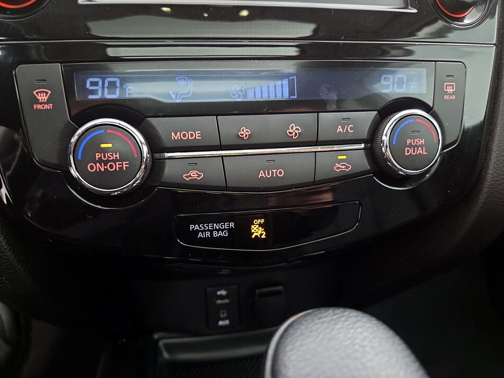 Thumbnail: 2015 Nissan Rogue - 17