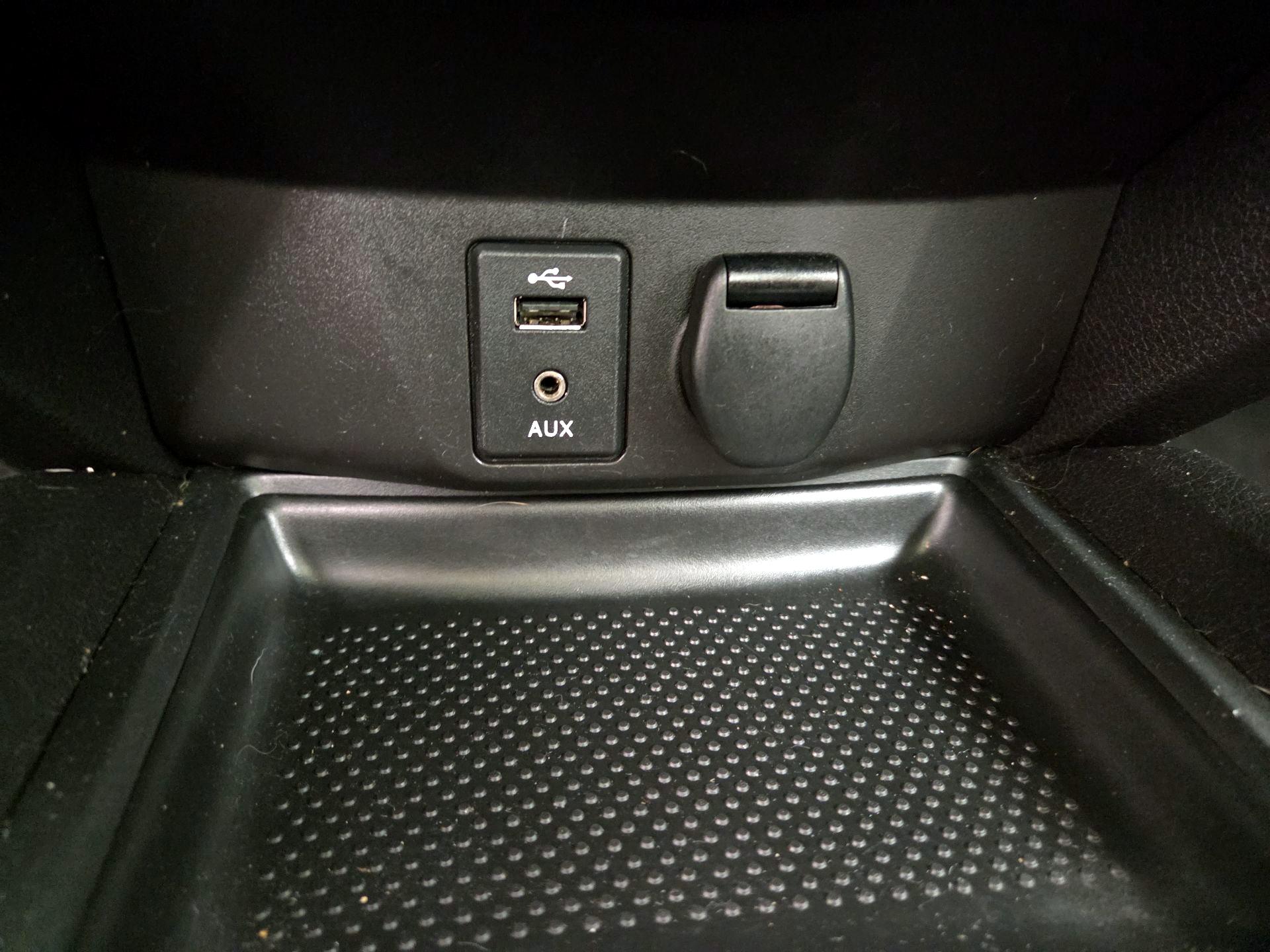 Thumbnail: 2015 Nissan Rogue - 19