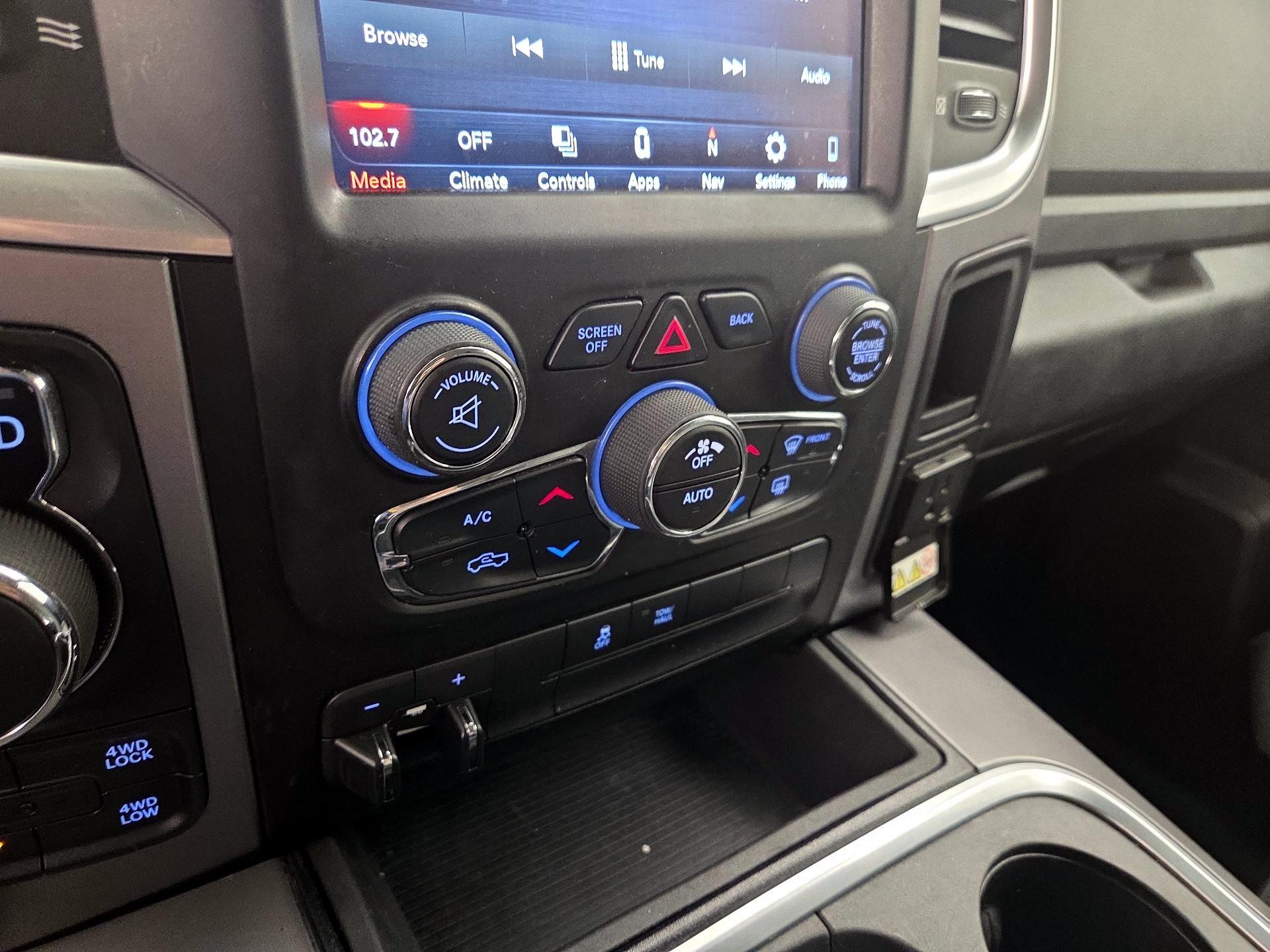 Thumbnail: 2022 RAM 1500 Classic - 17