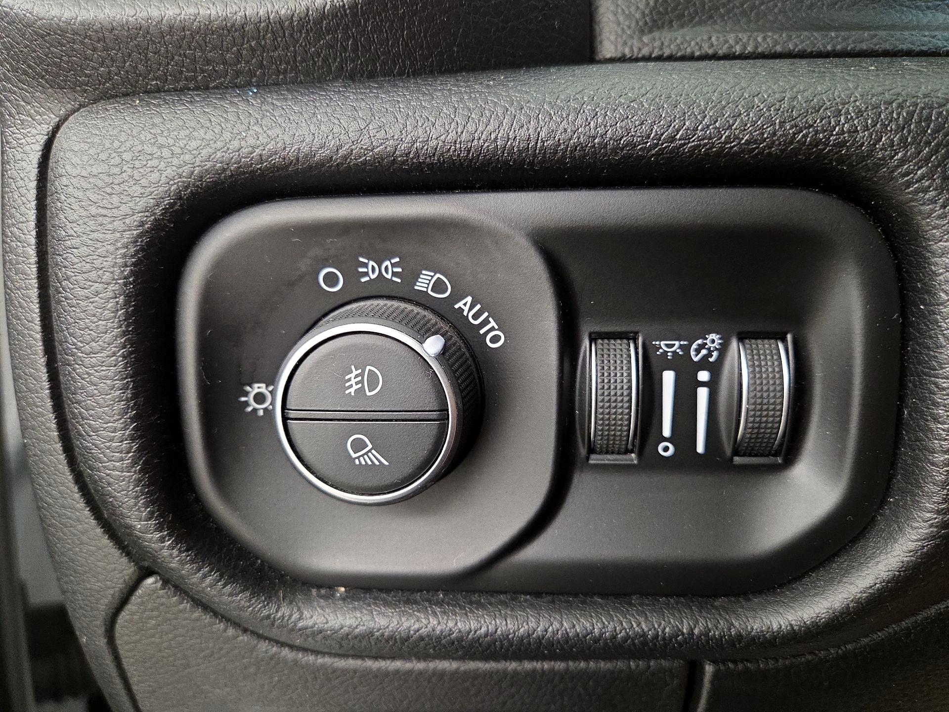 Thumbnail: 2019 RAM 1500 - 13